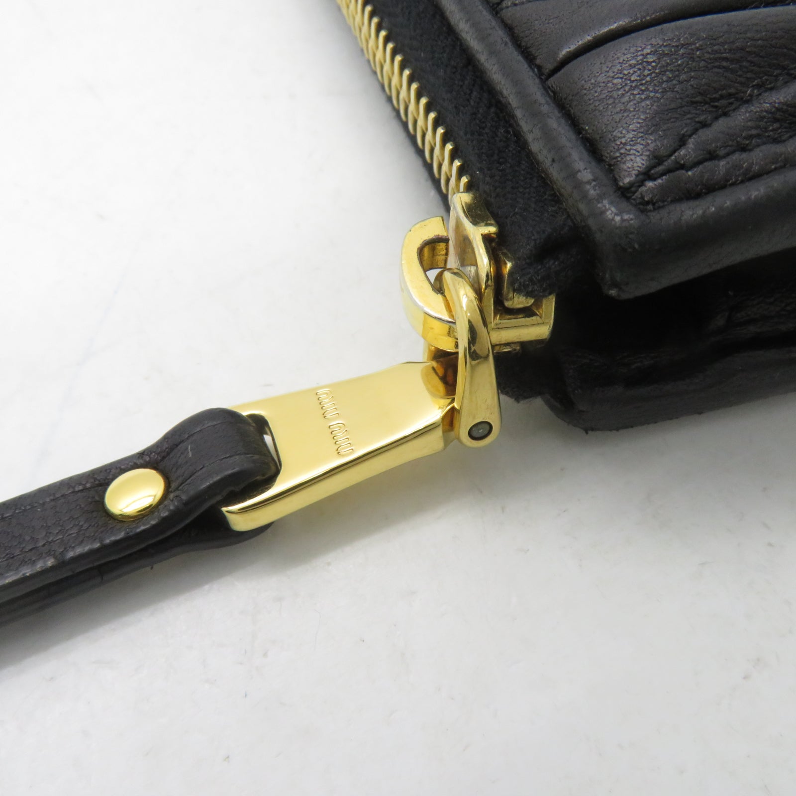 Miu Miu 牛皮皮革Long Wallet金扣長錢包黑色