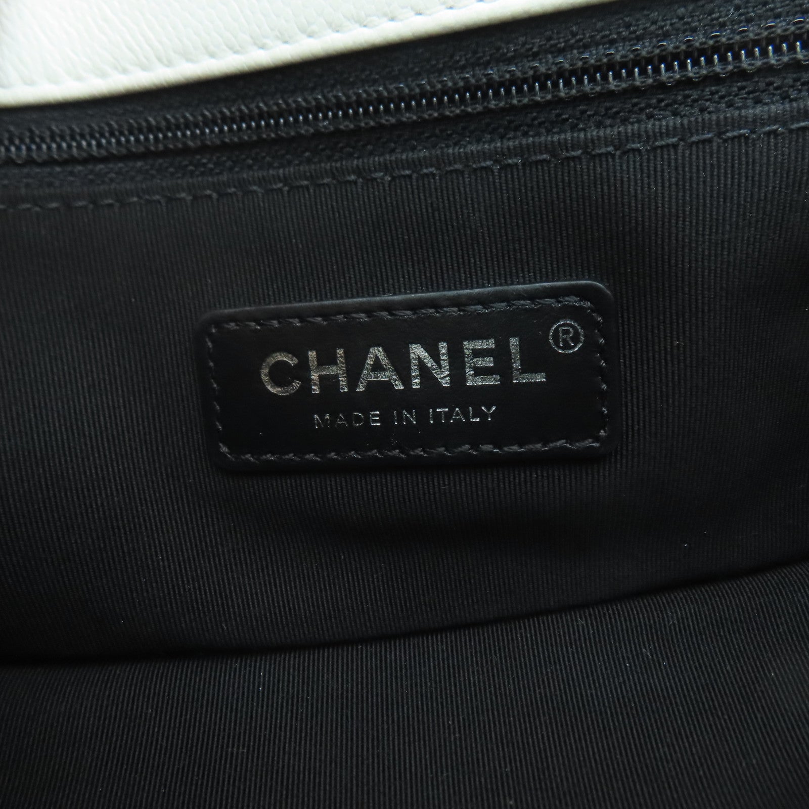 CHANEL Rhombus Caviar Chain Shoulder Bag Silver Buckle Chain Belt Shoulder Bag White