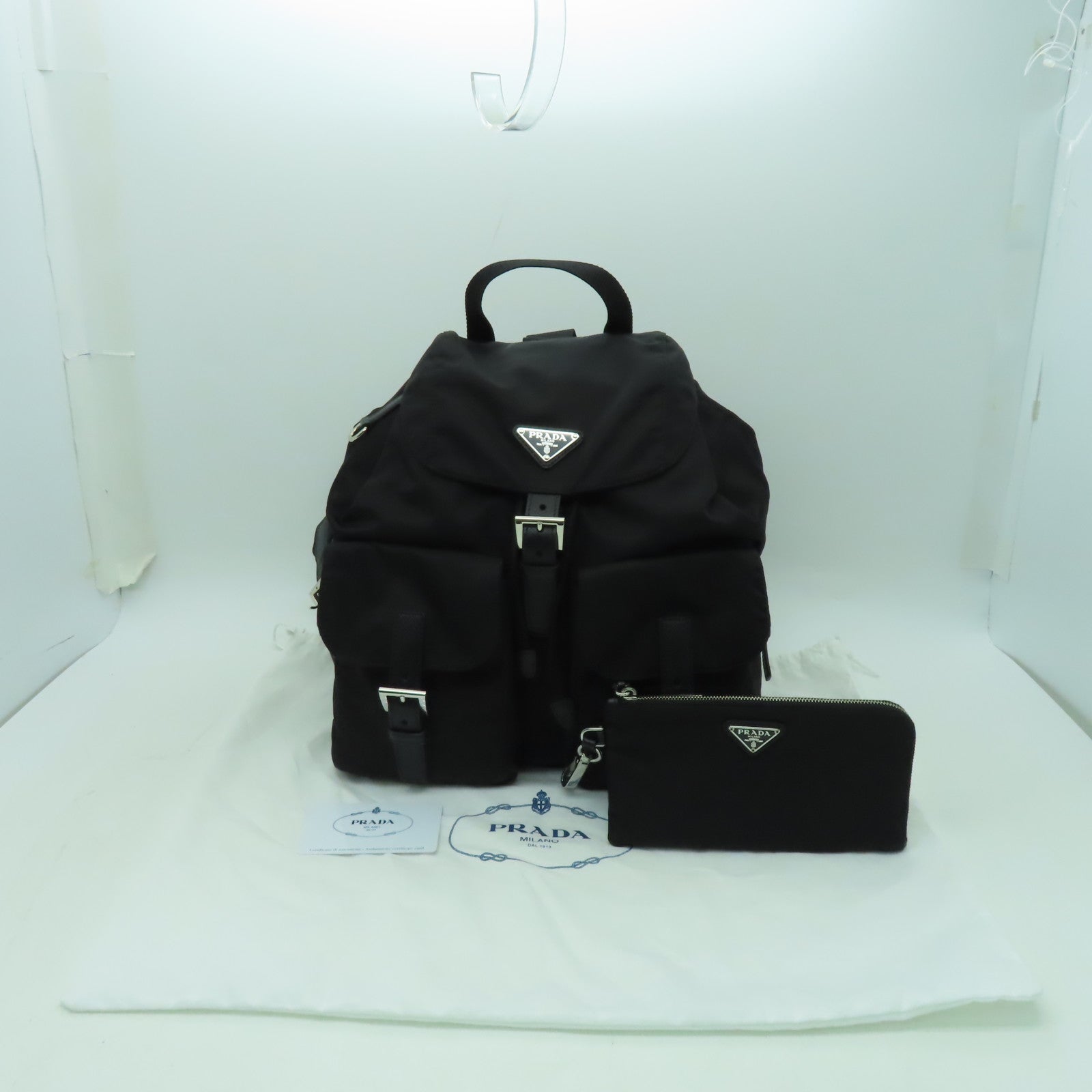 PRADA 尼龍Backpack銀扣背包黑色