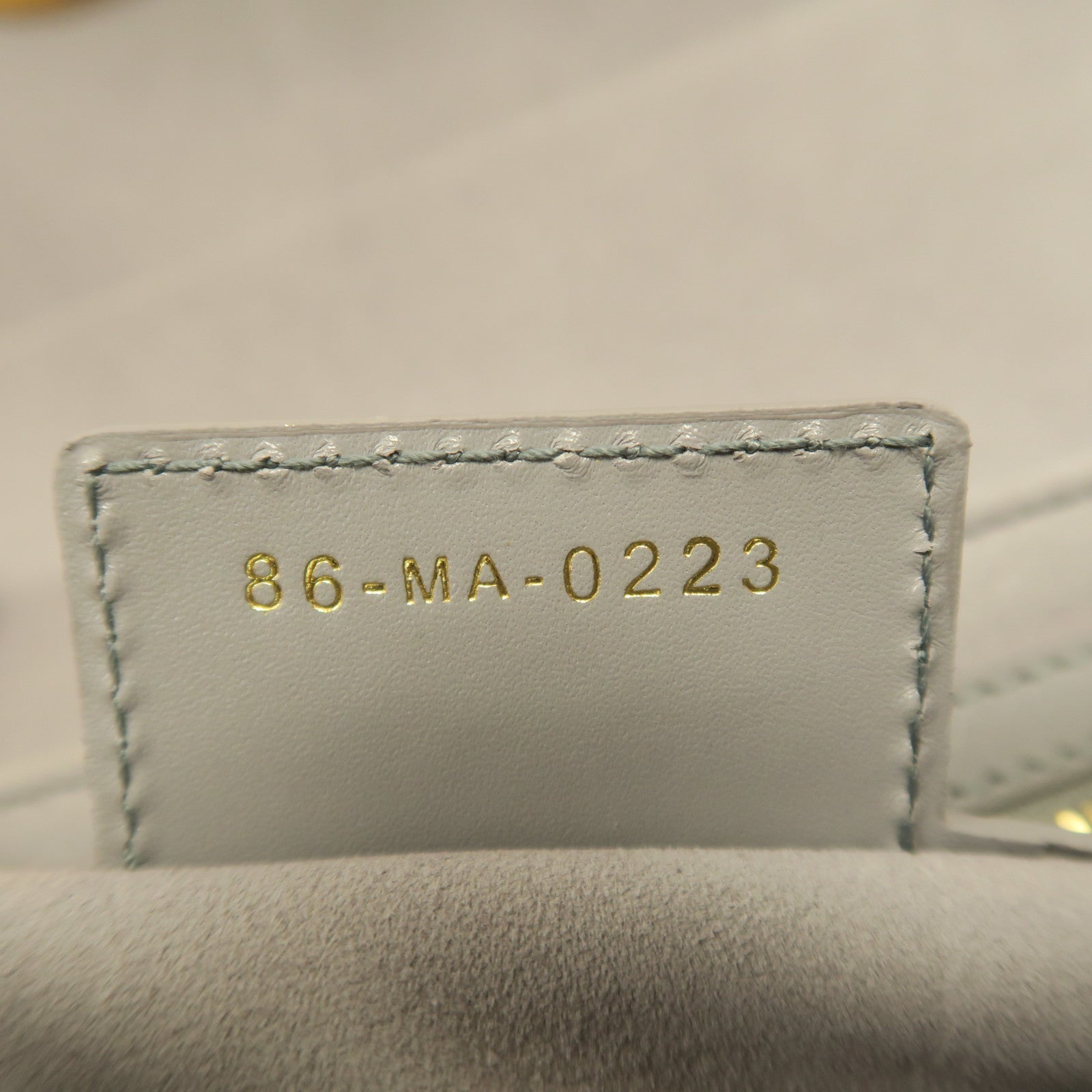 Dior 牛皮皮革Montaigne Avenue金扣鏈帶肩背袋灰色