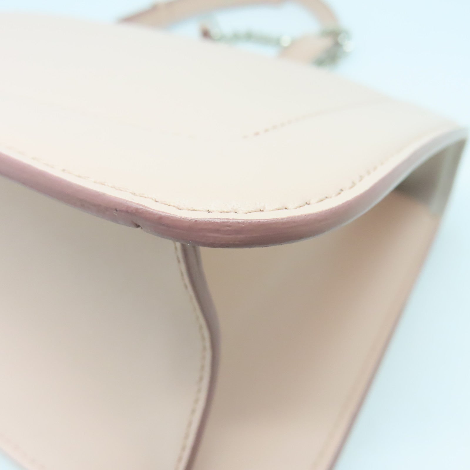 Salvatore Ferragamo 牛皮皮革Chain Shoulder Bag银扣链带肩背袋粉红色