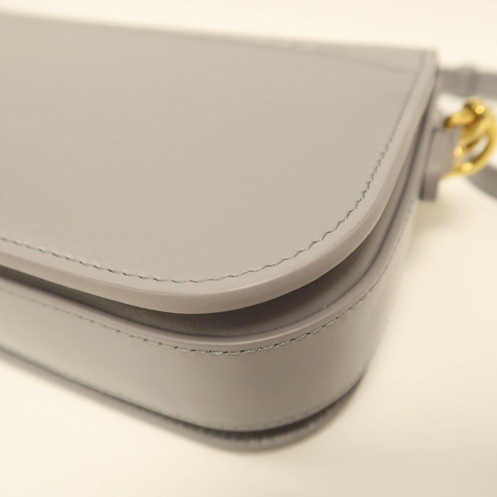Dior 牛皮皮革Montaigne Avenue金扣鏈帶肩背袋灰色
