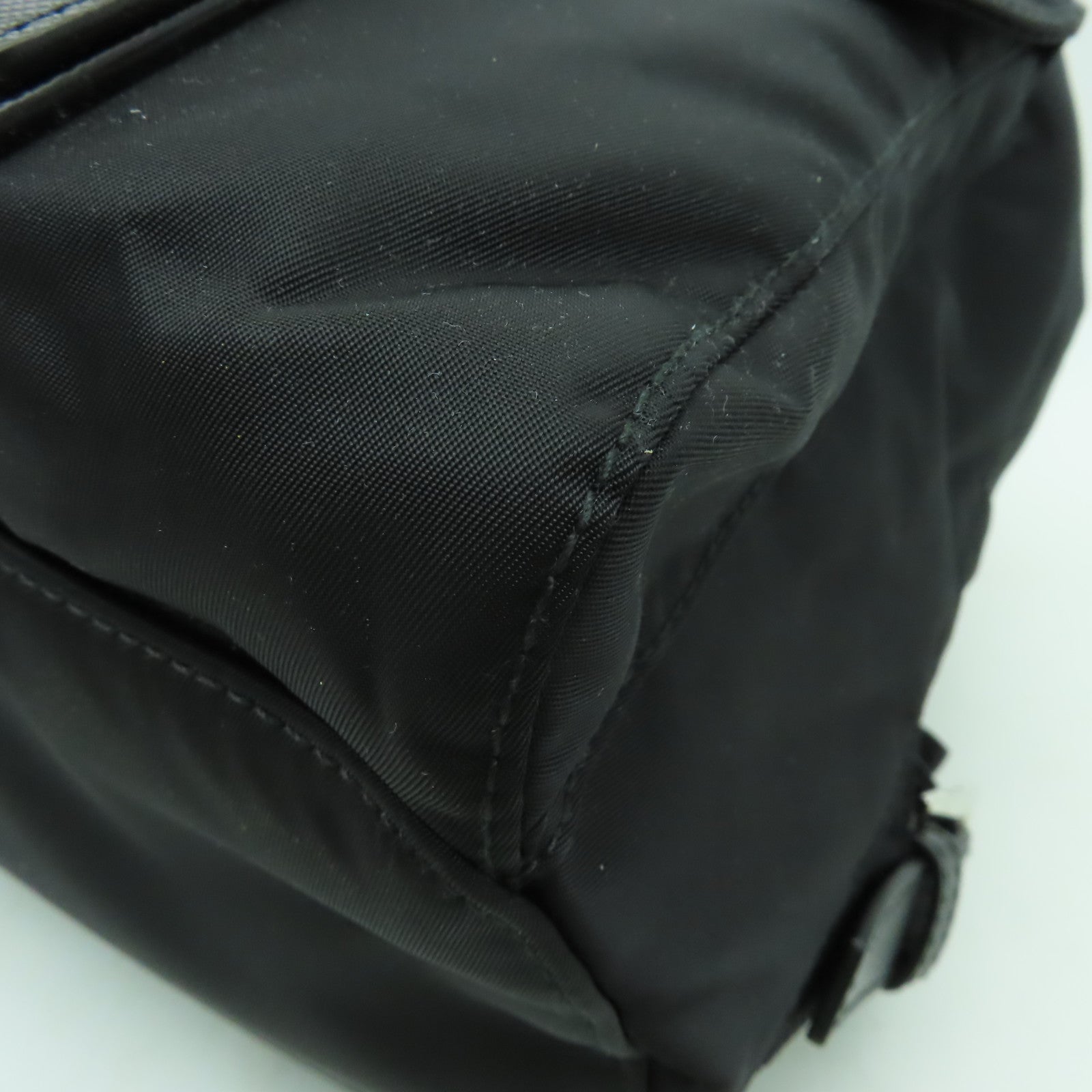 PRADA 尼龍Backpack銀扣背包黑色