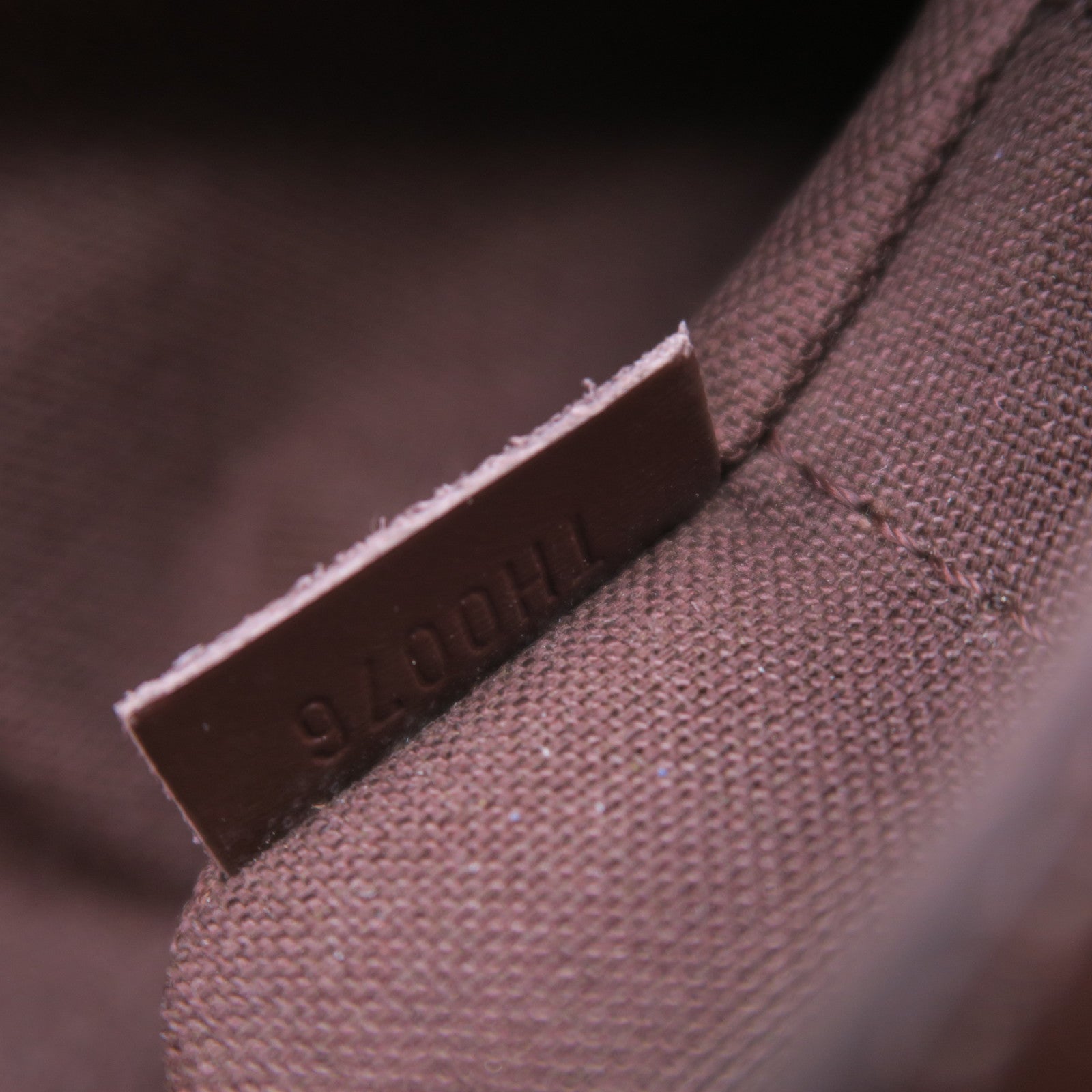 LOUIS VUITTON Damier Ebene Naviglio金扣肩背袋啡色