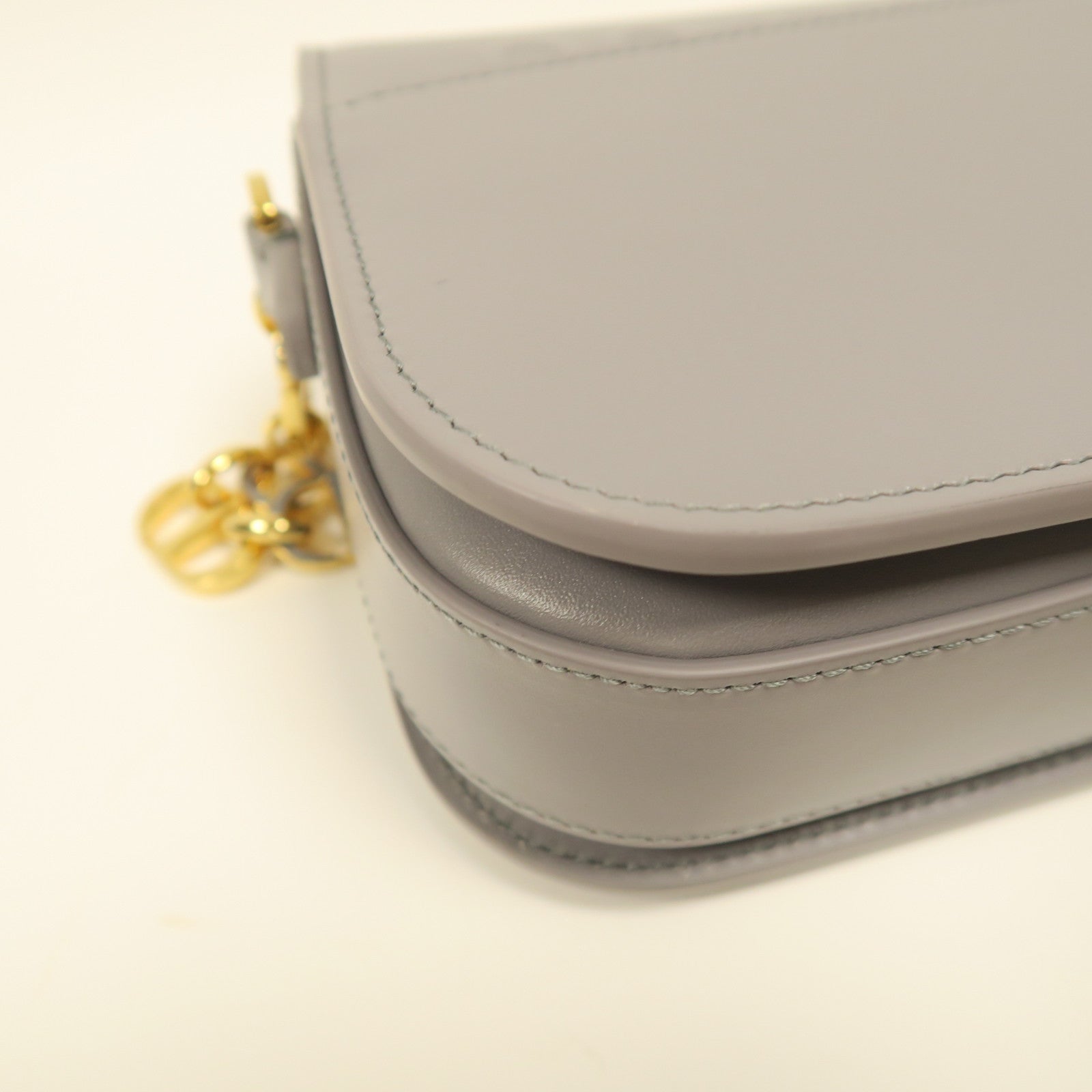 Dior 牛皮皮革Montaigne Avenue金扣鏈帶肩背袋灰色
