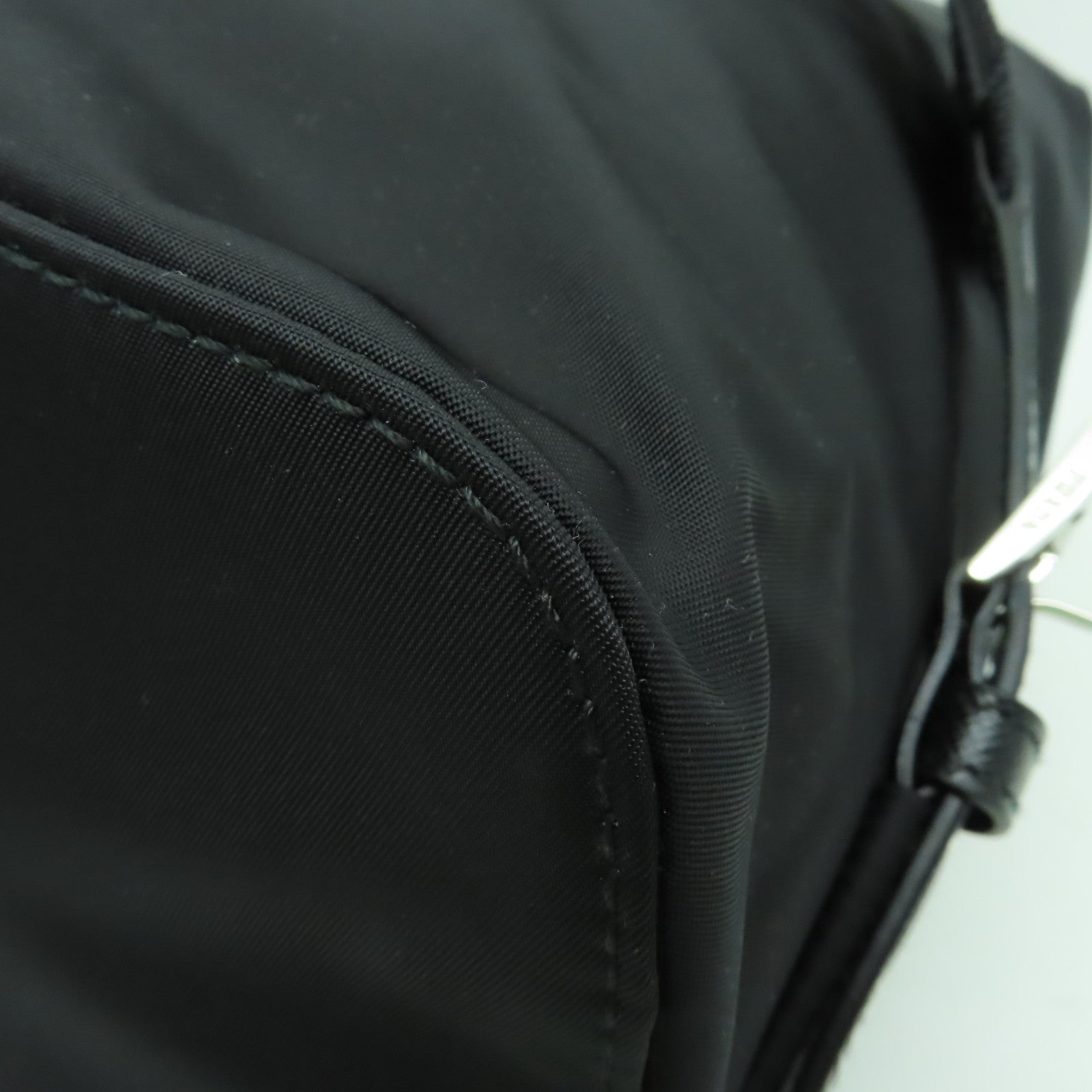 PRADA 尼龍Backpack銀扣背包黑色