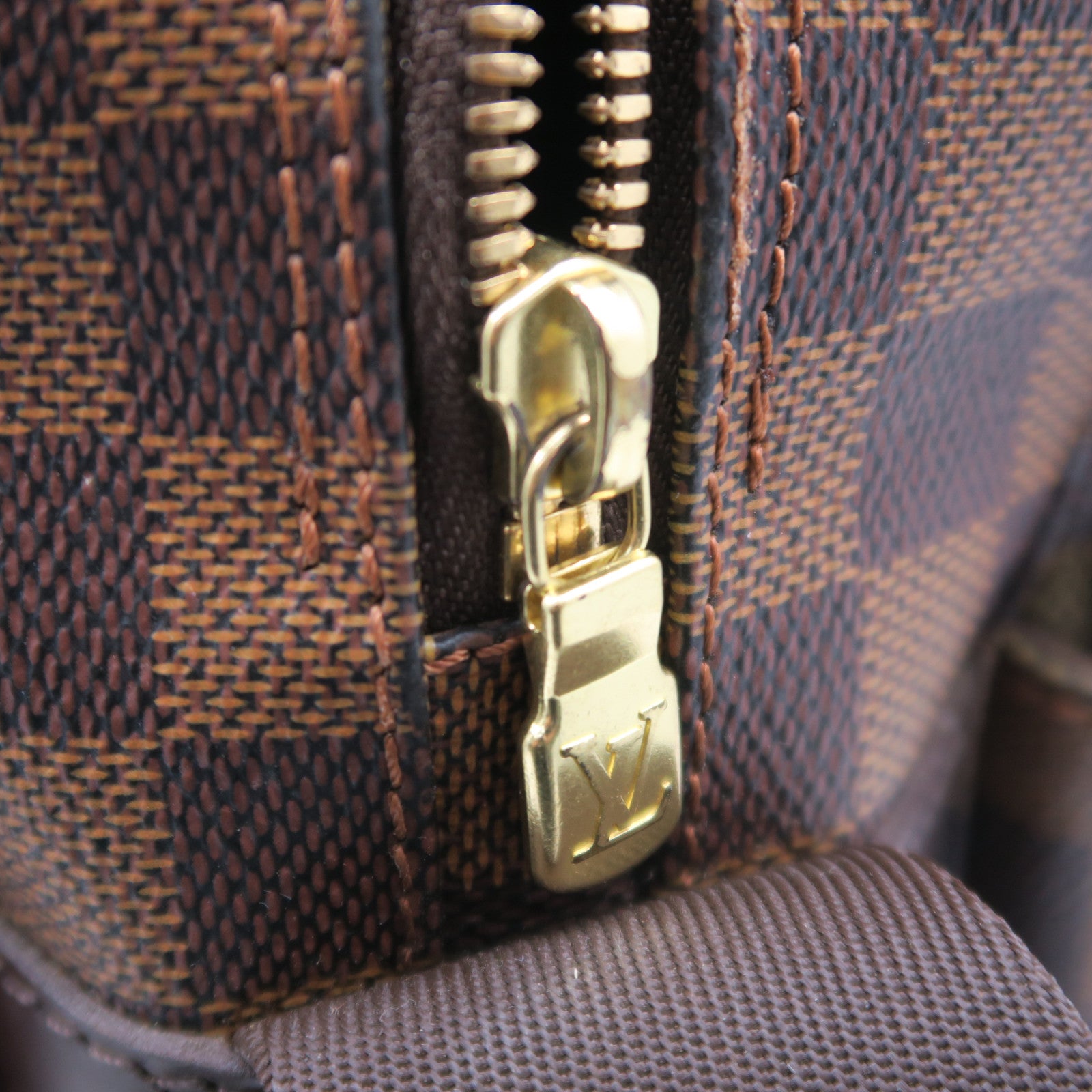 LOUIS VUITTON Damier Ebene Naviglio金扣肩背袋啡色