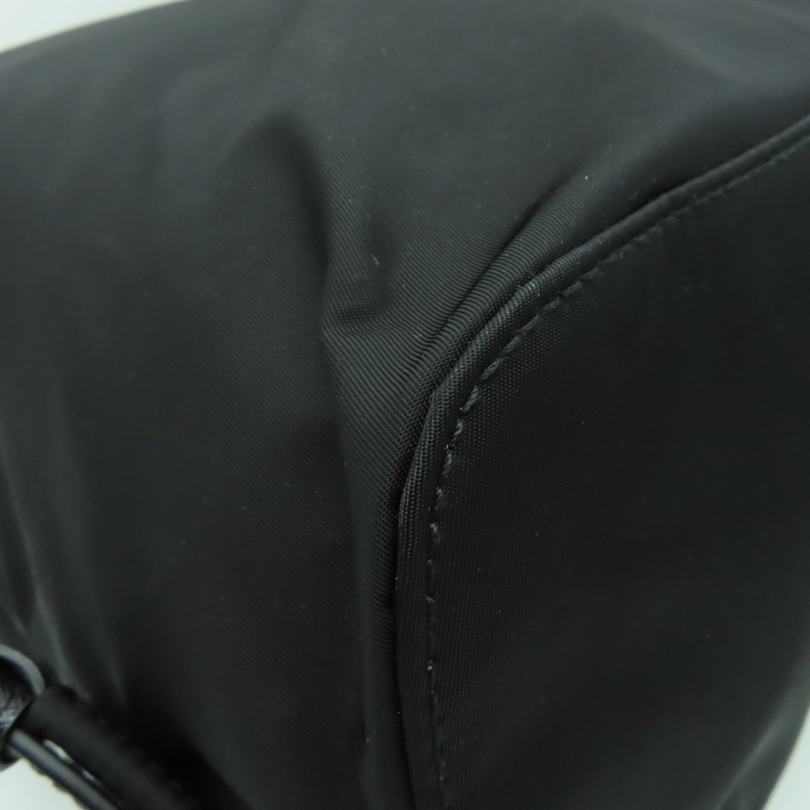 PRADA 尼龍Backpack銀扣背包黑色