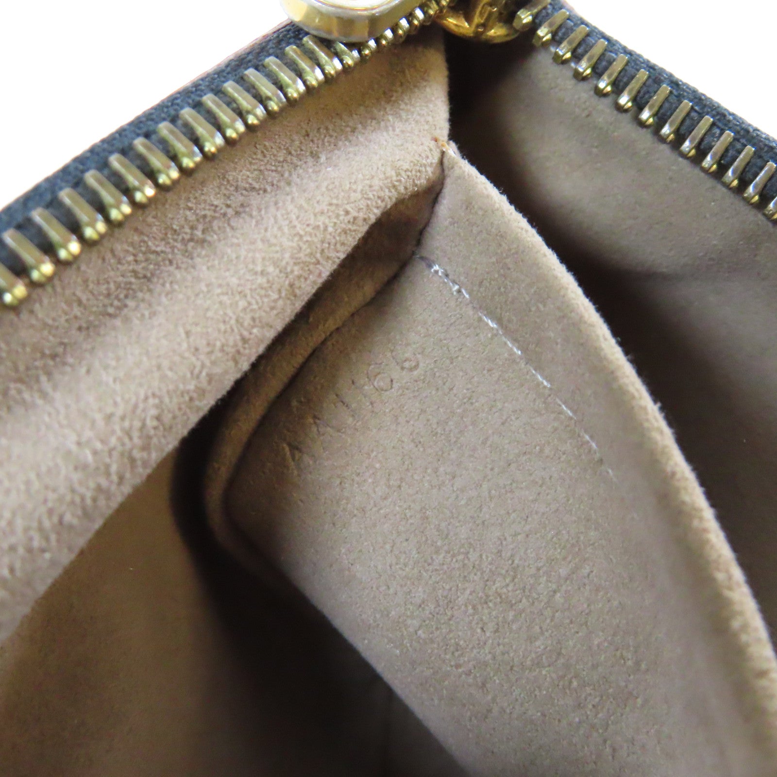 LOUIS VUITTON Monogram Multicolore Pochette Milla金扣鏈帶手挽袋黑色