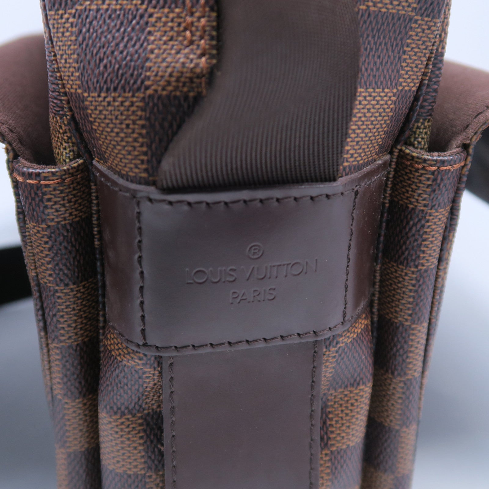 LOUIS VUITTON Damier Ebene Naviglio金扣肩背袋啡色