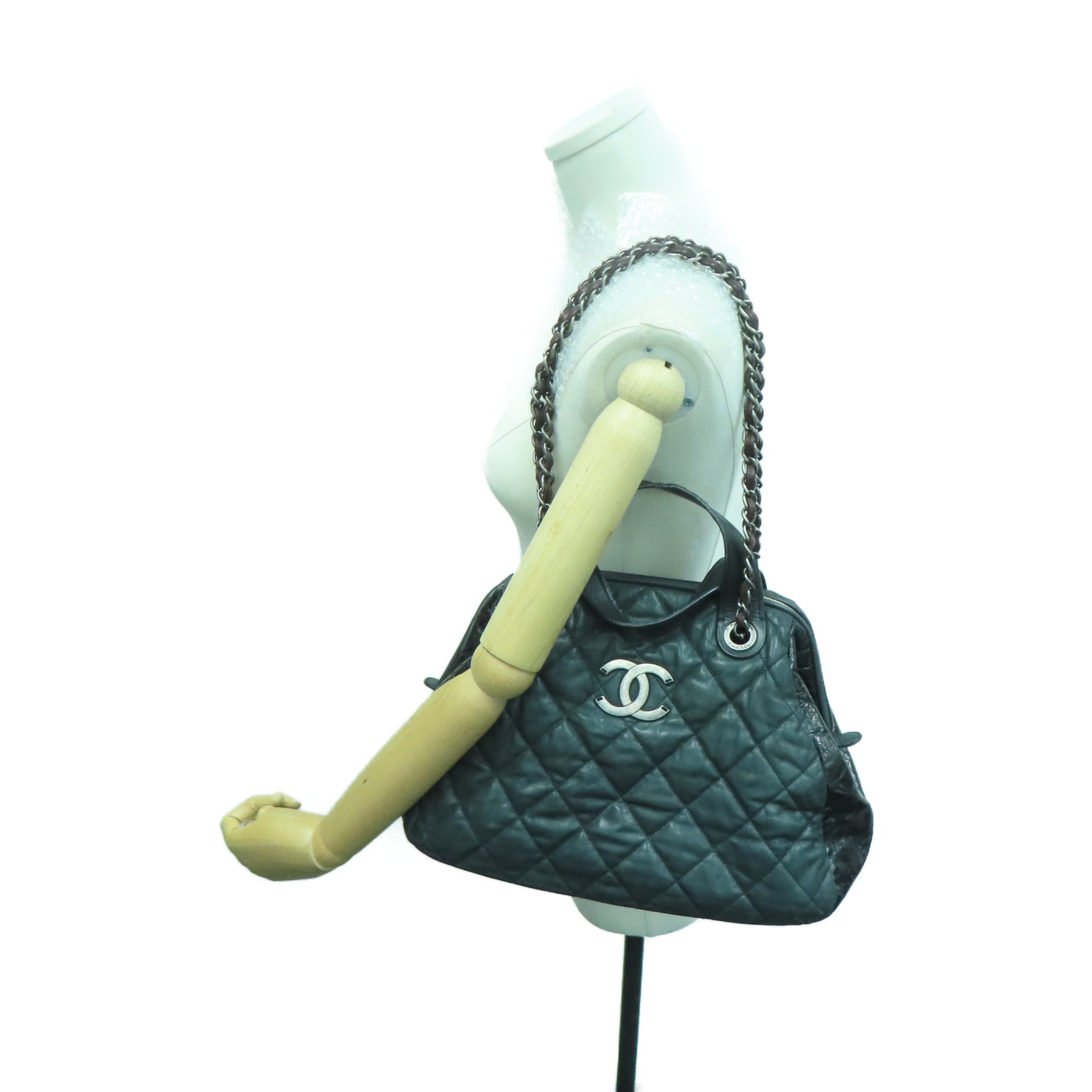 CHANEL 【激減優惠】菱格牛皮皮革Chain Shoulder銀扣鏈帶肩背袋黑色