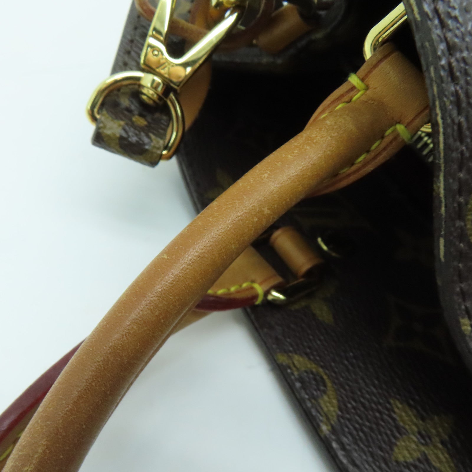 LOUIS VUITTON Monogram Montaigne MM金扣手挽肩背两用袋啡色