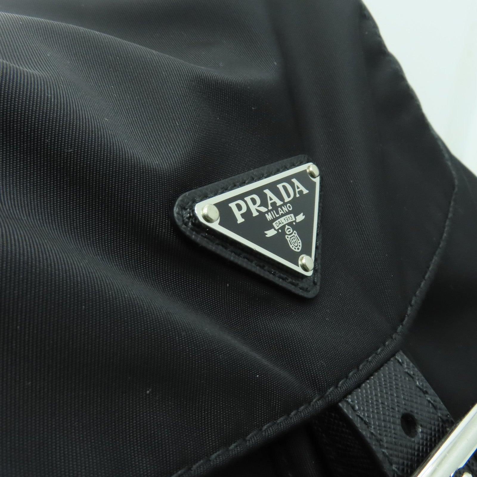PRADA 尼龍Backpack銀扣背包黑色