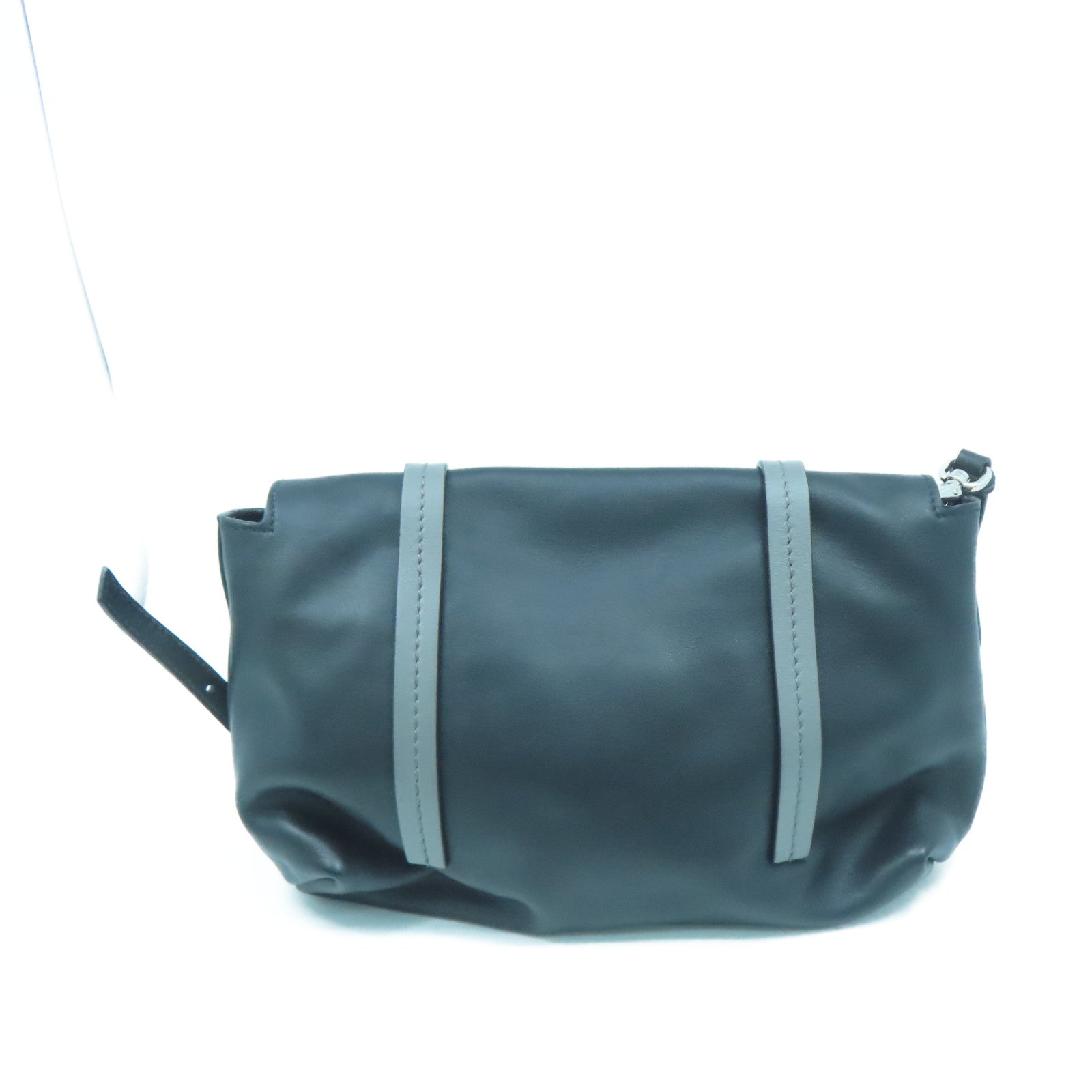 Miu Miu 羊皮皮革Shoulder Bag銀扣肩背袋黑色