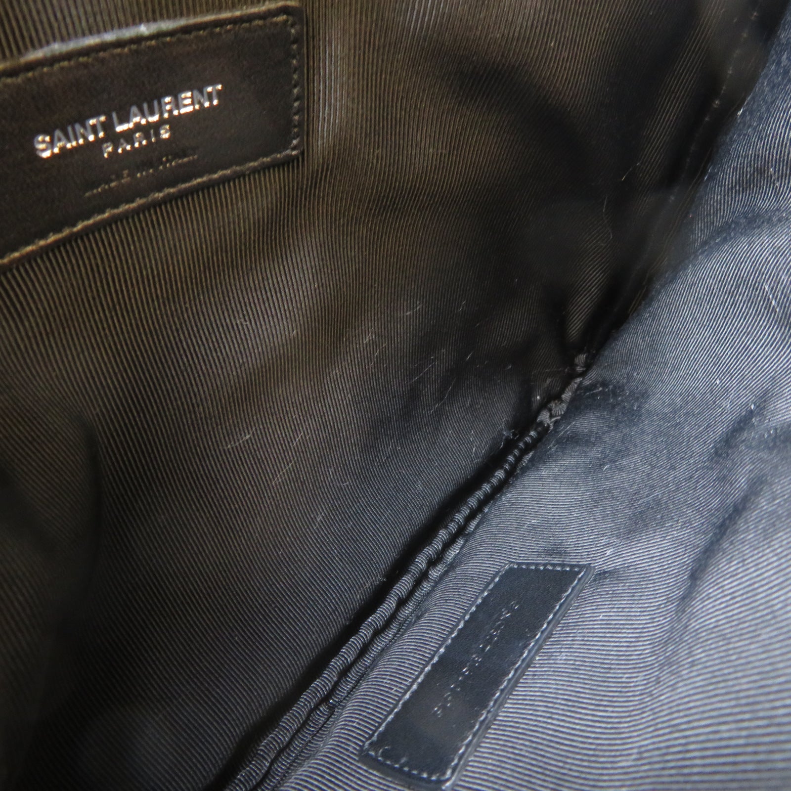 SAINT LAURENT 牛皮皮革Pouch銀扣手拿包黑色