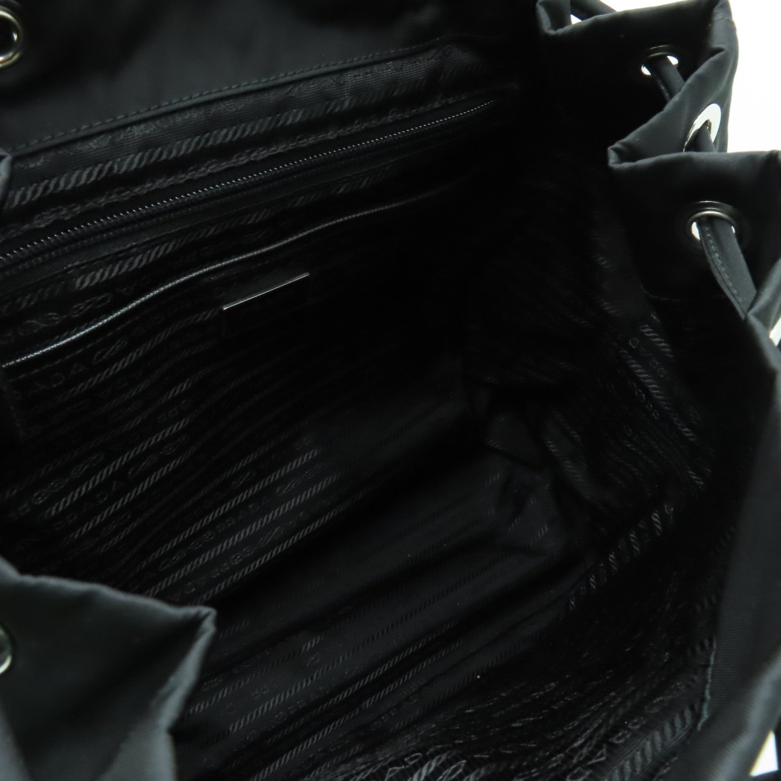 PRADA 尼龍Backpack銀扣背包黑色