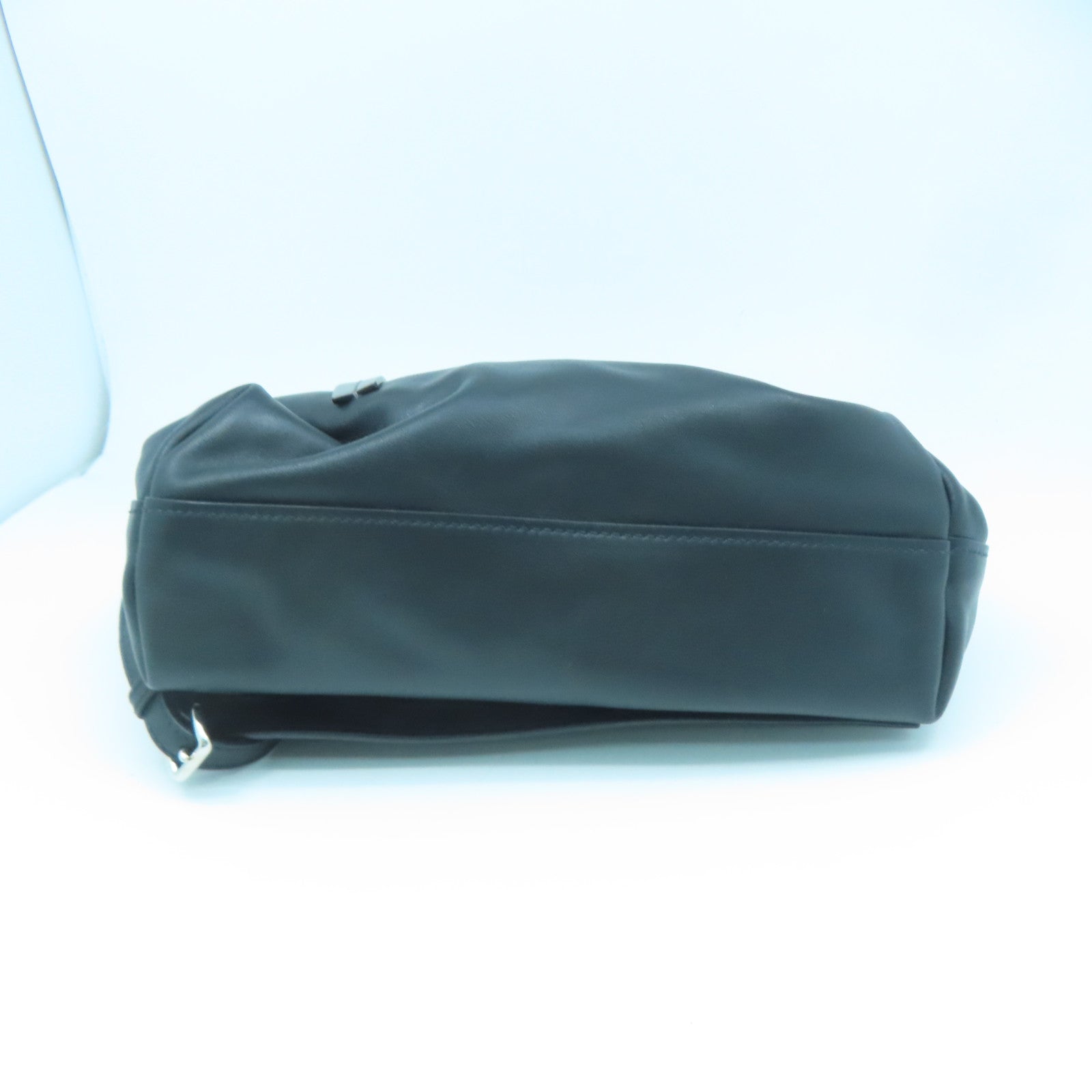 Miu Miu 羊皮皮革Shoulder Bag銀扣肩背袋黑色