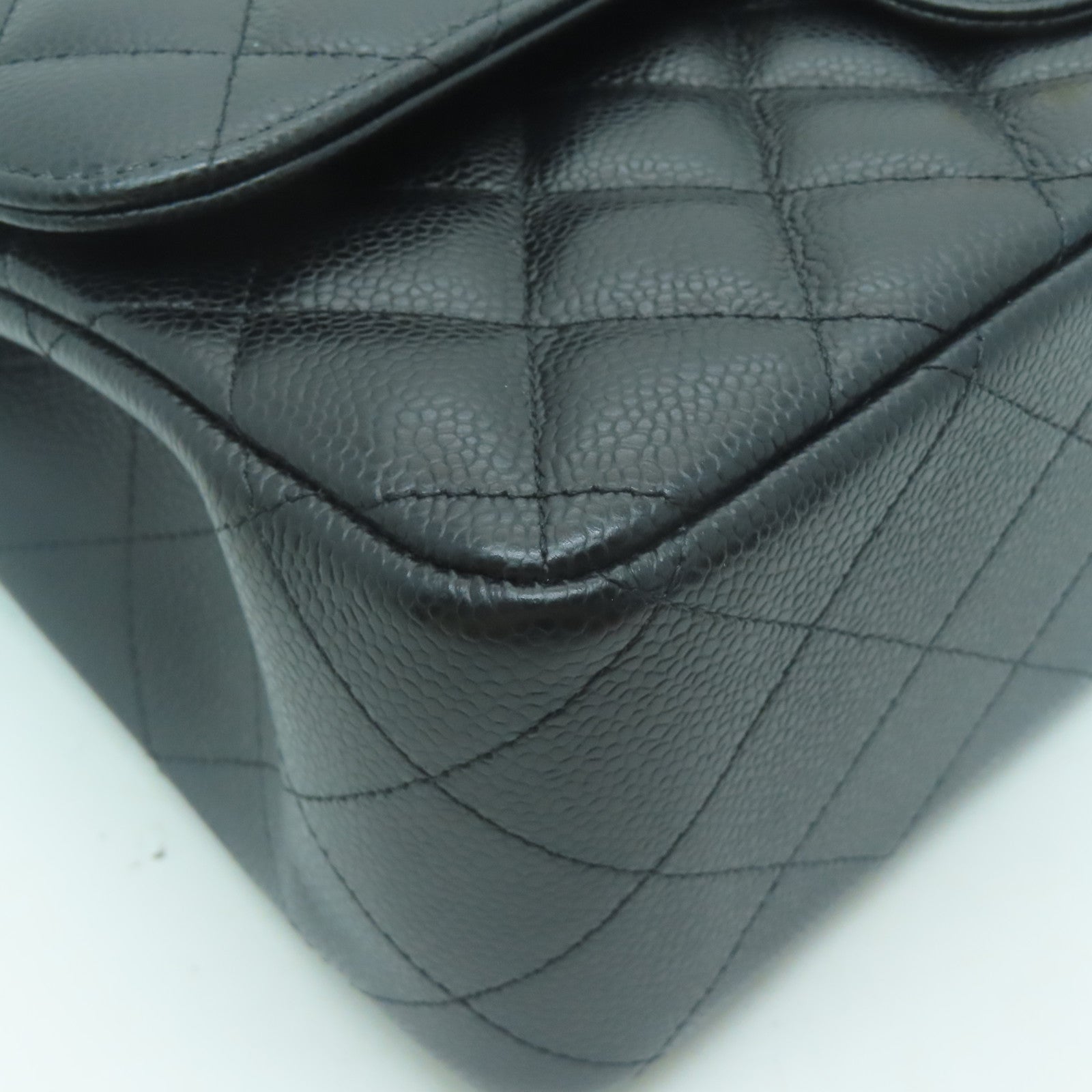 CHANEL 菱格Caviar皮革Classic Jumbo Double Flap金扣鏈帶肩背袋黑色