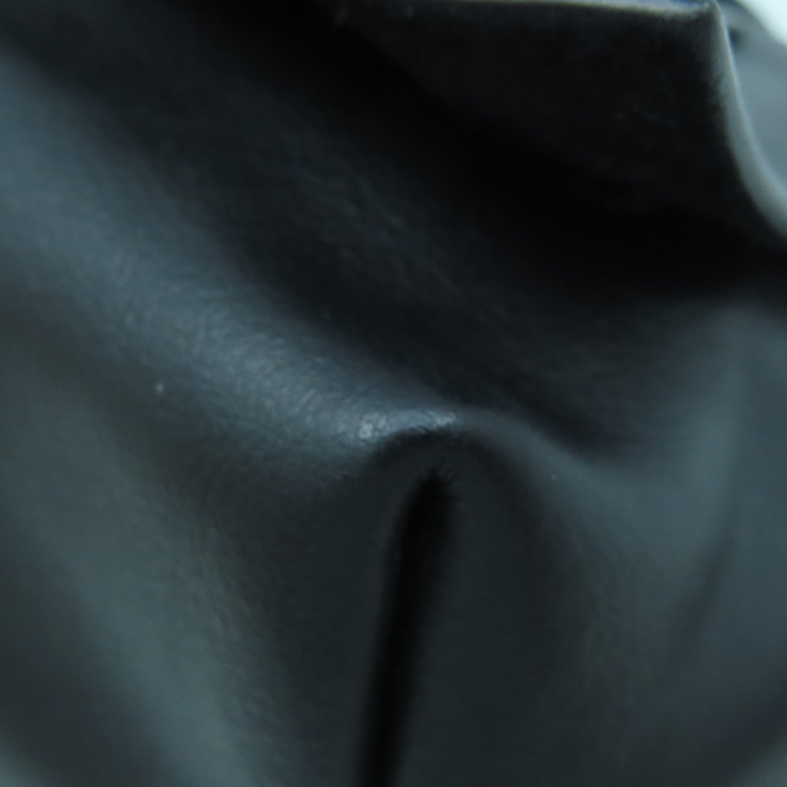 Miu Miu 羊皮皮革Shoulder Bag銀扣肩背袋黑色