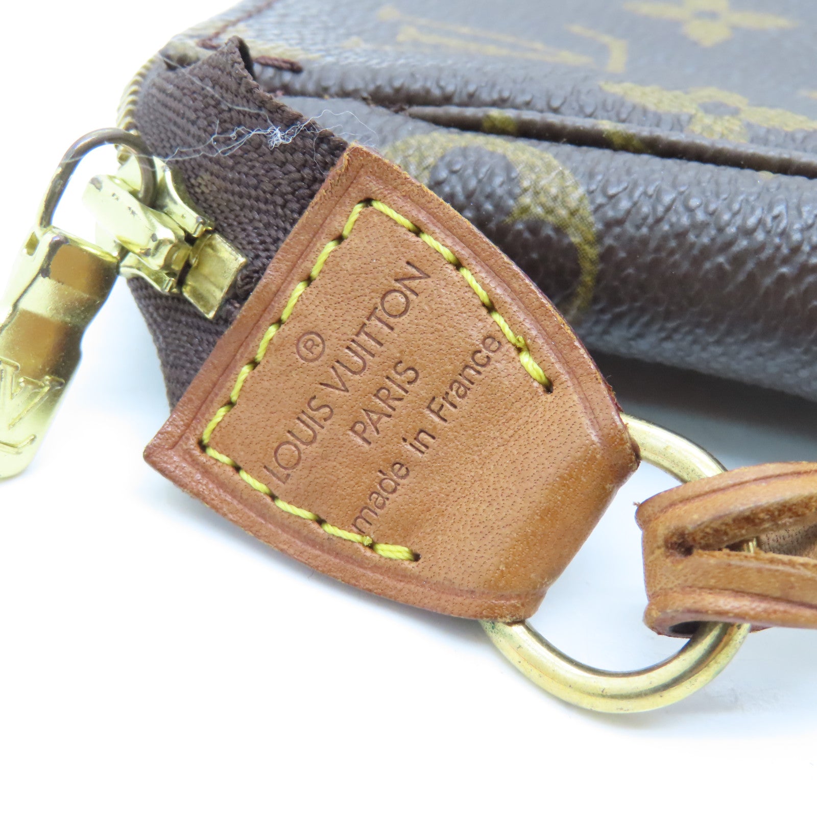 LOUIS VUITTON Monogram Pochette Accessories金扣手挽袋啡色