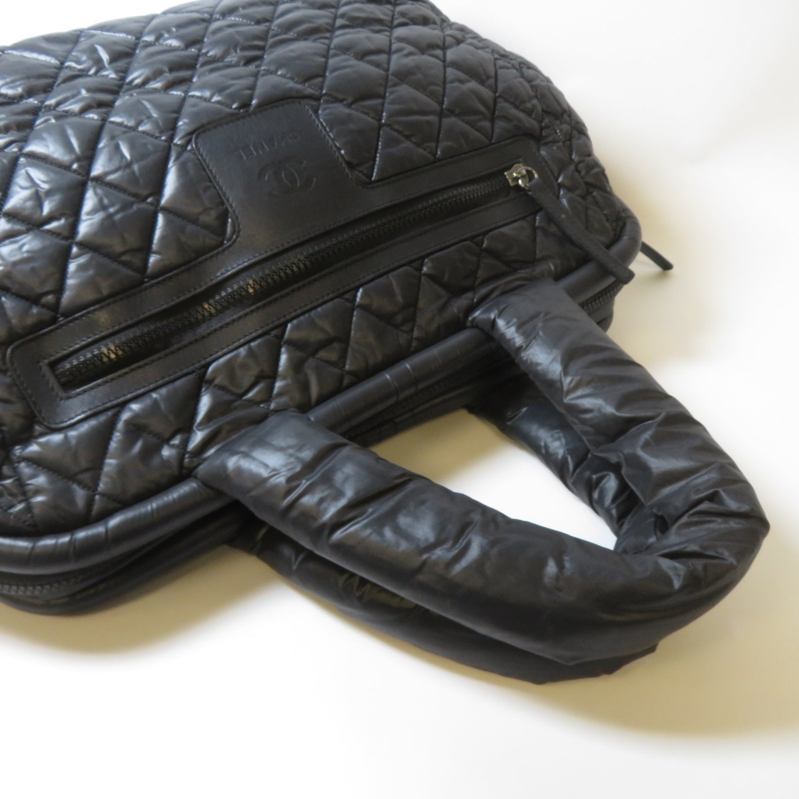 CHANEL 菱格尼龍Cocoon銀扣肩背袋黑色