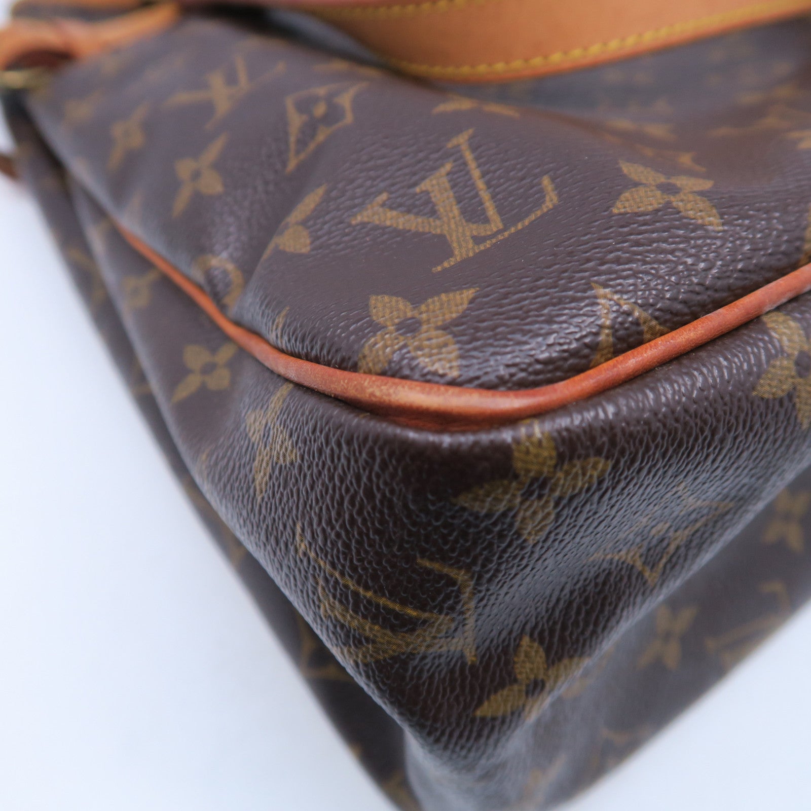LOUIS VUITTON Monogram Batignolles Vertical金扣肩背袋啡色