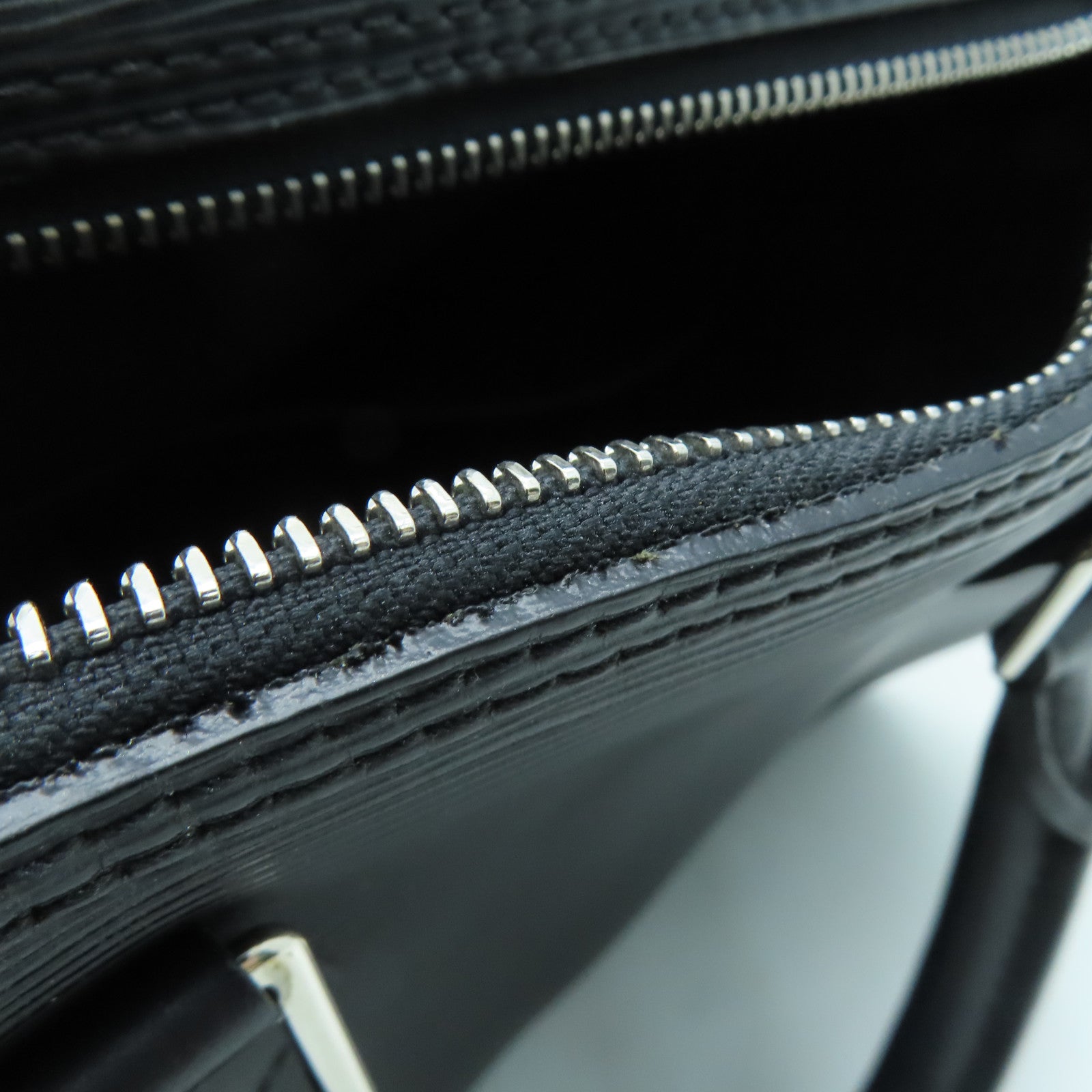 LOUIS VUITTON Epi Speedy 30银扣手挽袋黑色