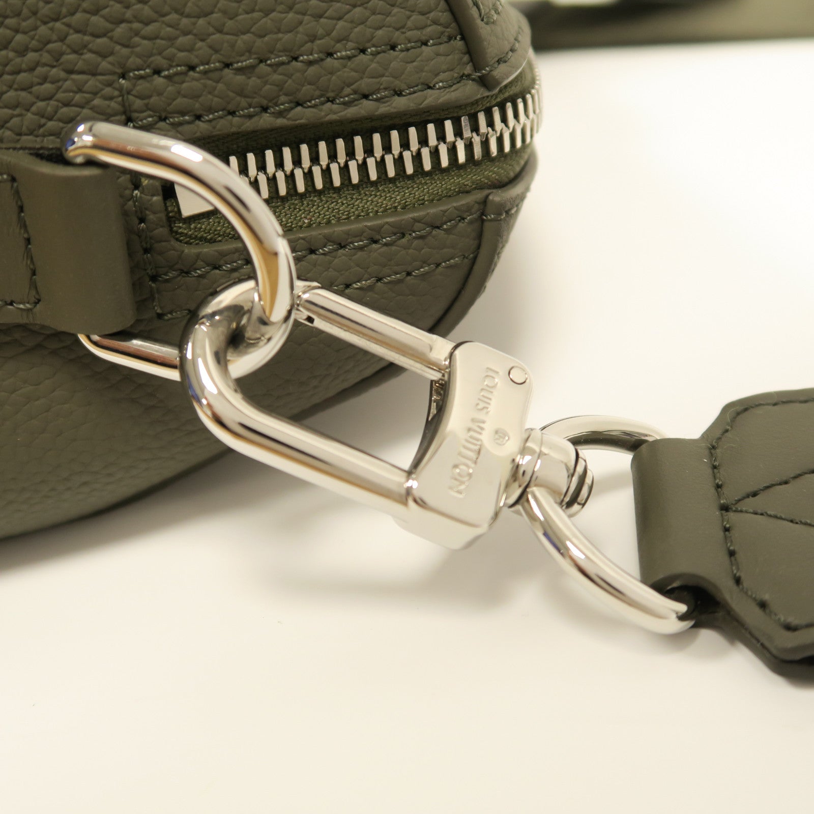 LOUIS VUITTON 牛皮皮革City Keepall銀扣肩背袋卡其色
