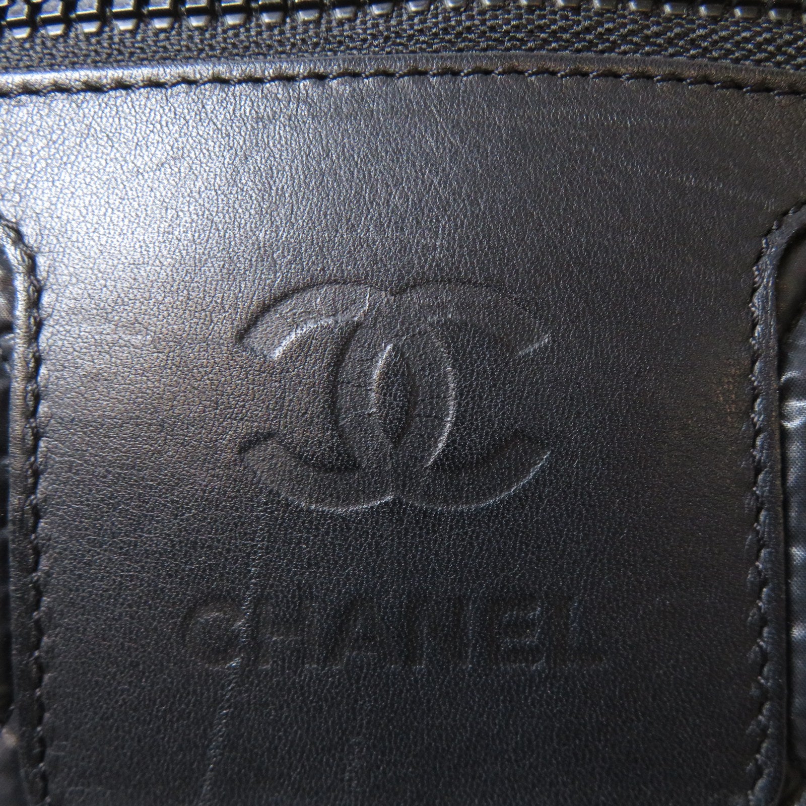 CHANEL 菱格尼龍Cocoon銀扣肩背袋黑色