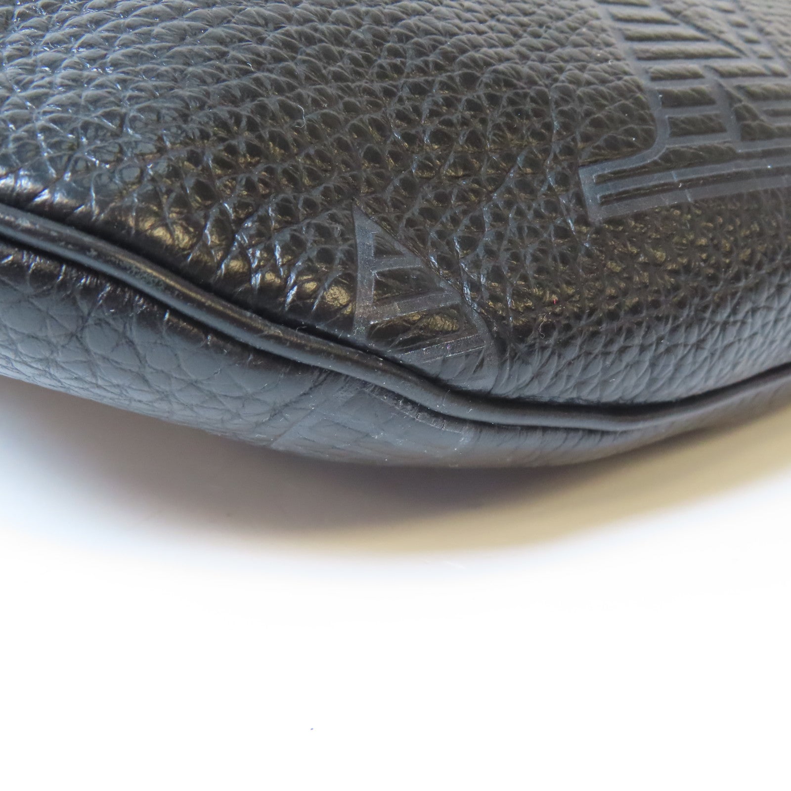 LOUIS VUITTON Monogram Giant Taurillon Shadow Discovery Bum Bag銀扣腰包黑色