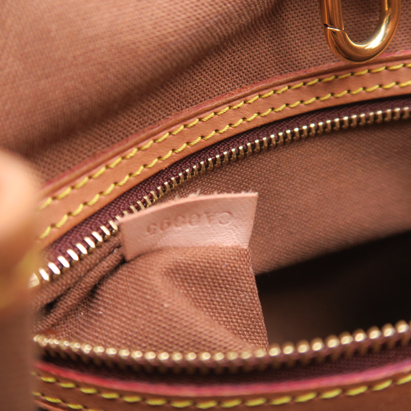 LOUIS VUITTON Monogram Batignolles Vertical金扣肩背袋啡色
