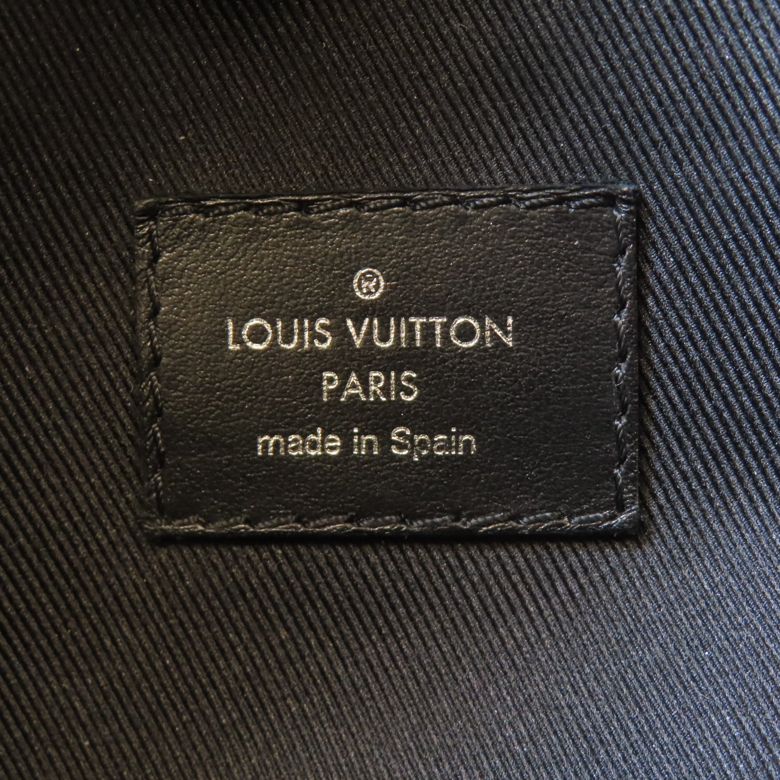 LOUIS VUITTON Monogram Giant Taurillon Shadow Discovery Bum Bag銀扣腰包黑色