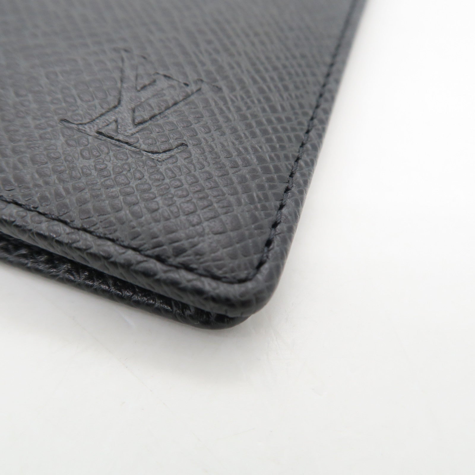 LOUIS VUITTON Taiga Long Wallet長錢包黑色