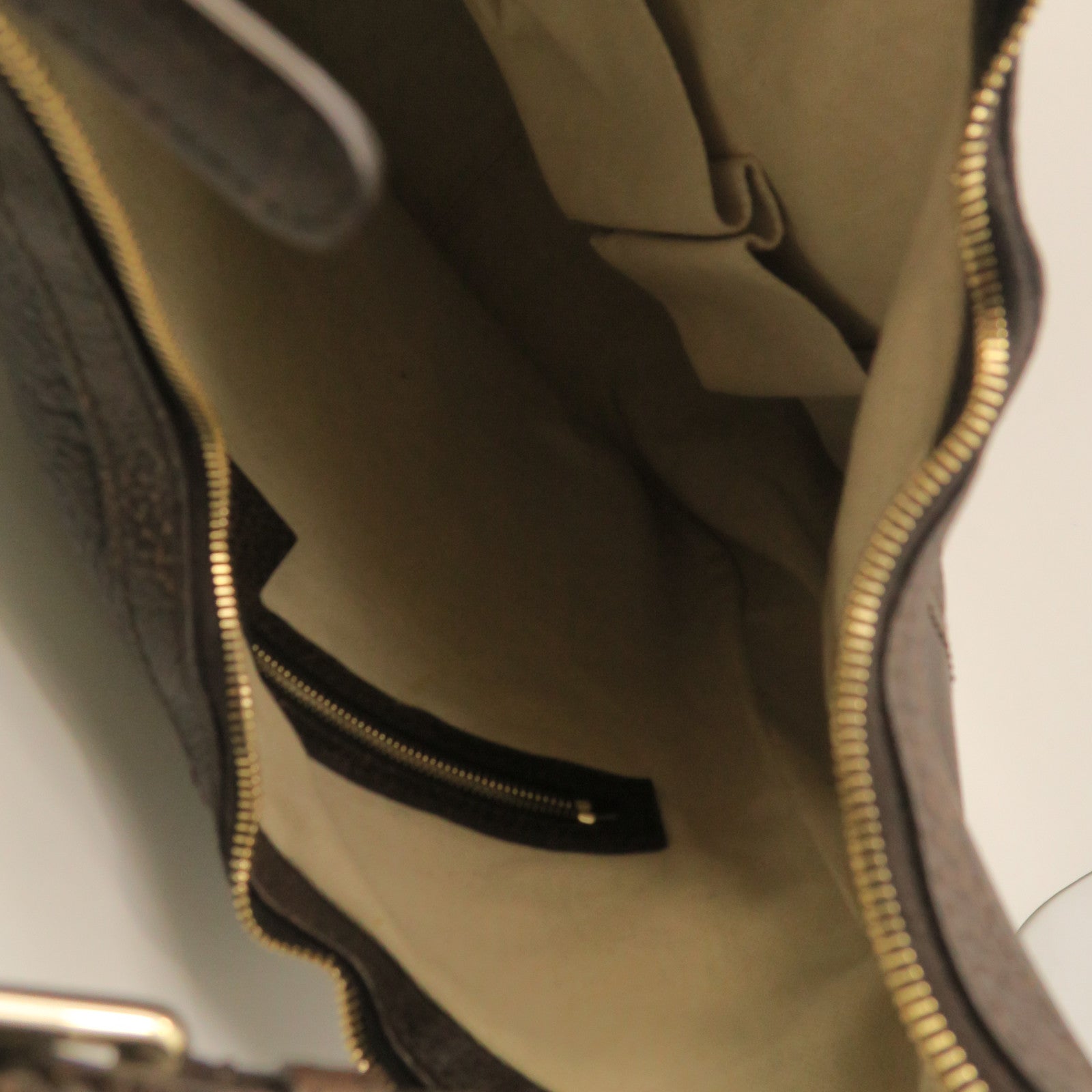 GUCCI cowhide leather Shoulder Bag gold buckle shoulder bag brown