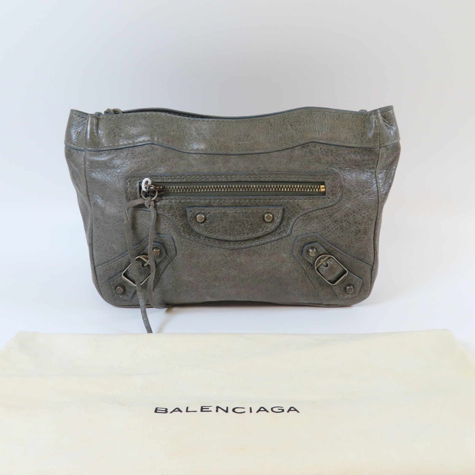 BALENCIAGA 牛皮皮革Pouch黑扣小袋灰色