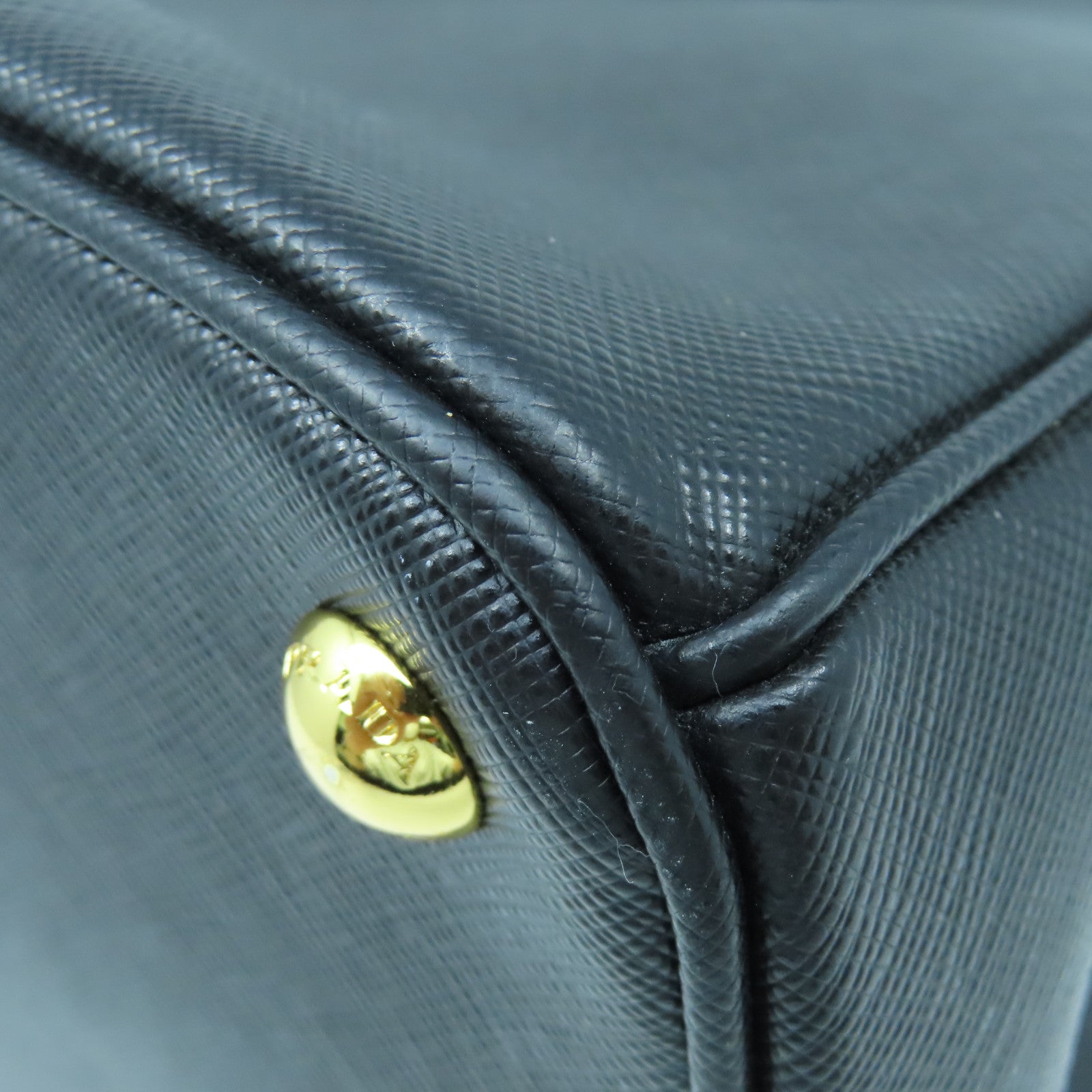 PRADA Saffiano皮革Galleria 2 Way Shoulder金扣手挽肩背袋黑色