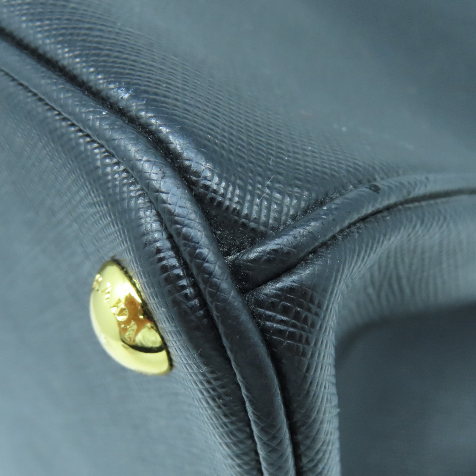 PRADA Saffiano皮革Galleria 2 Way Shoulder金扣手挽肩背袋黑色
