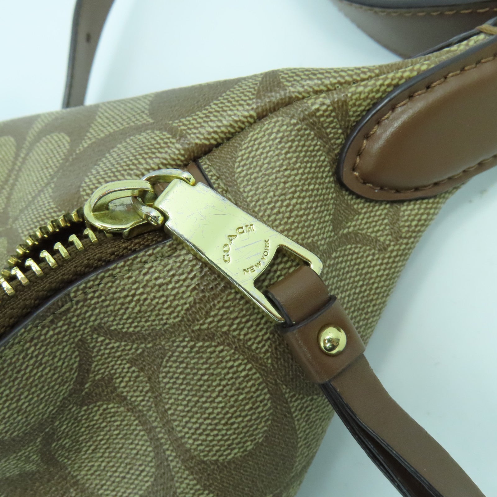 COACH 塗層帆布Waist Bag金扣腰包啡色
