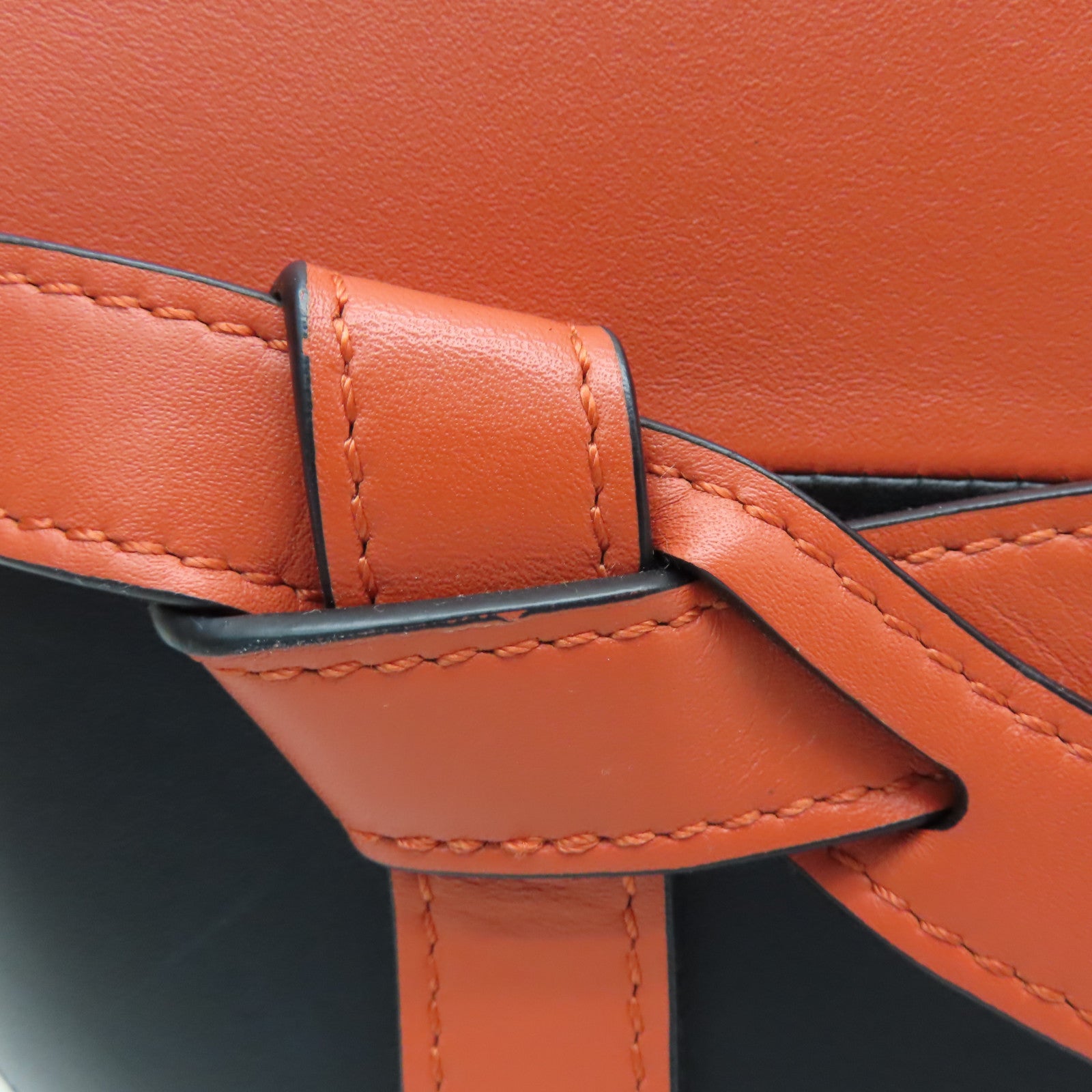 LOEWE 牛皮皮革Gate金扣肩背袋橙色/黑色