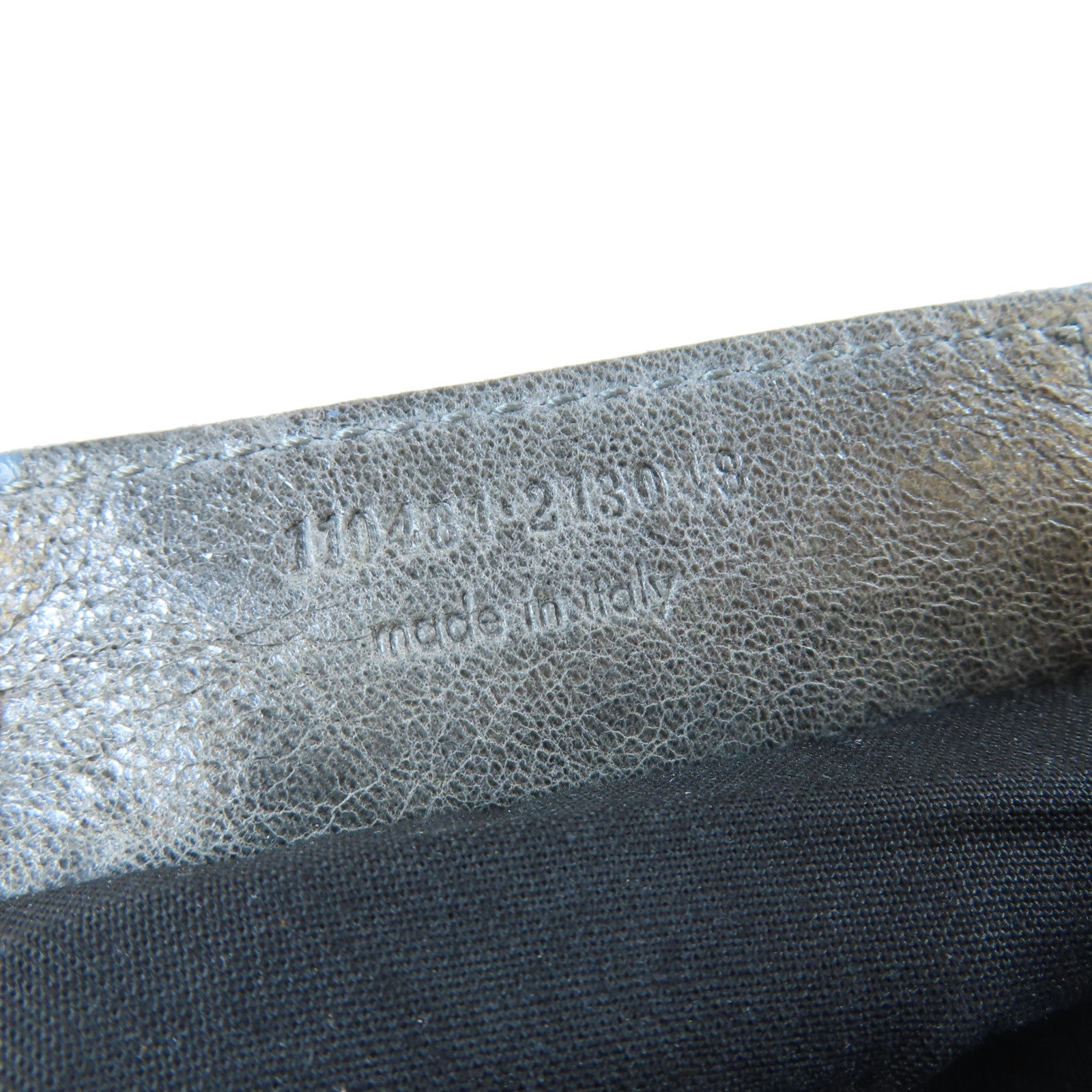 BALENCIAGA 牛皮皮革Pouch黑扣小袋灰色