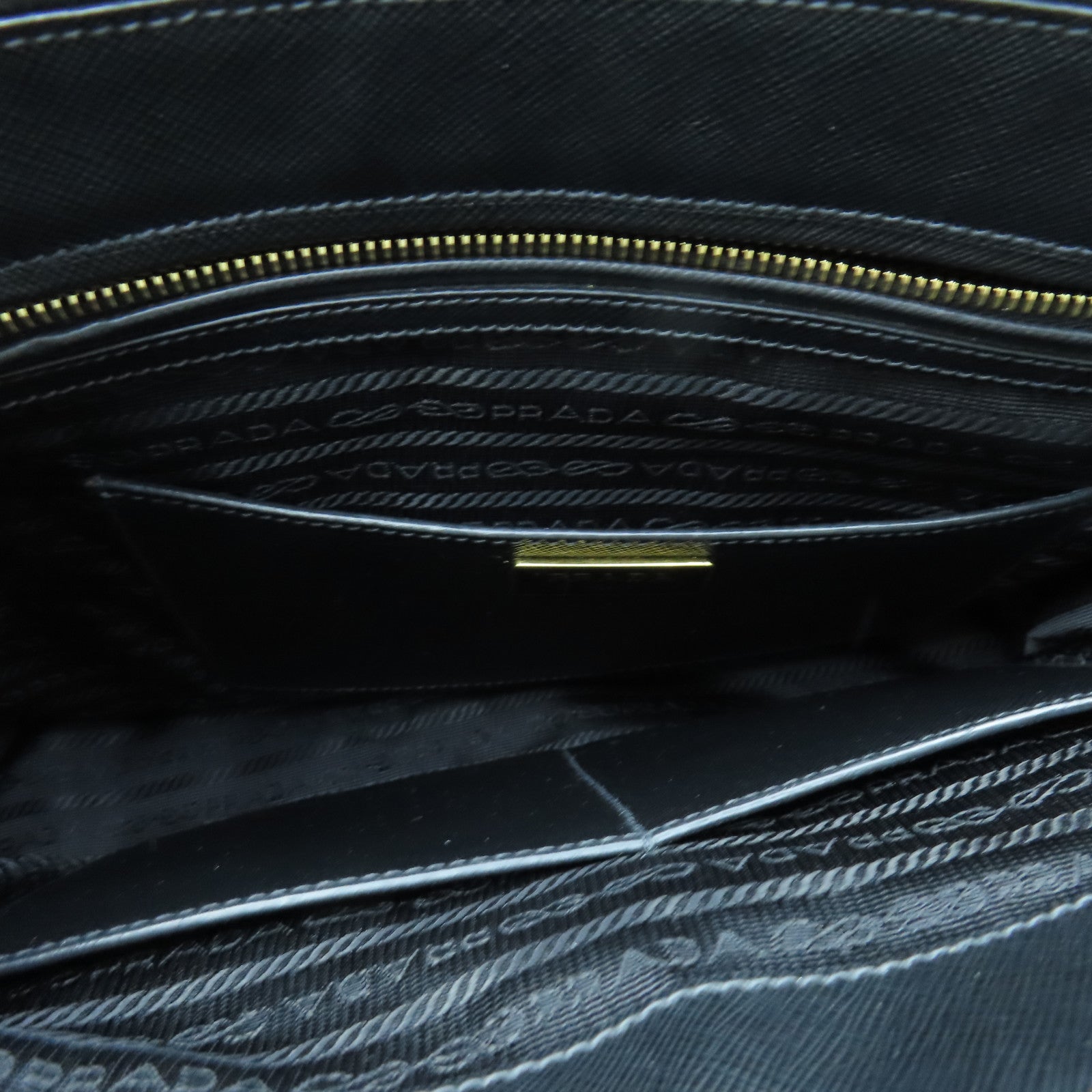 PRADA Saffiano皮革Galleria 2 Way Shoulder金扣手挽肩背袋黑色