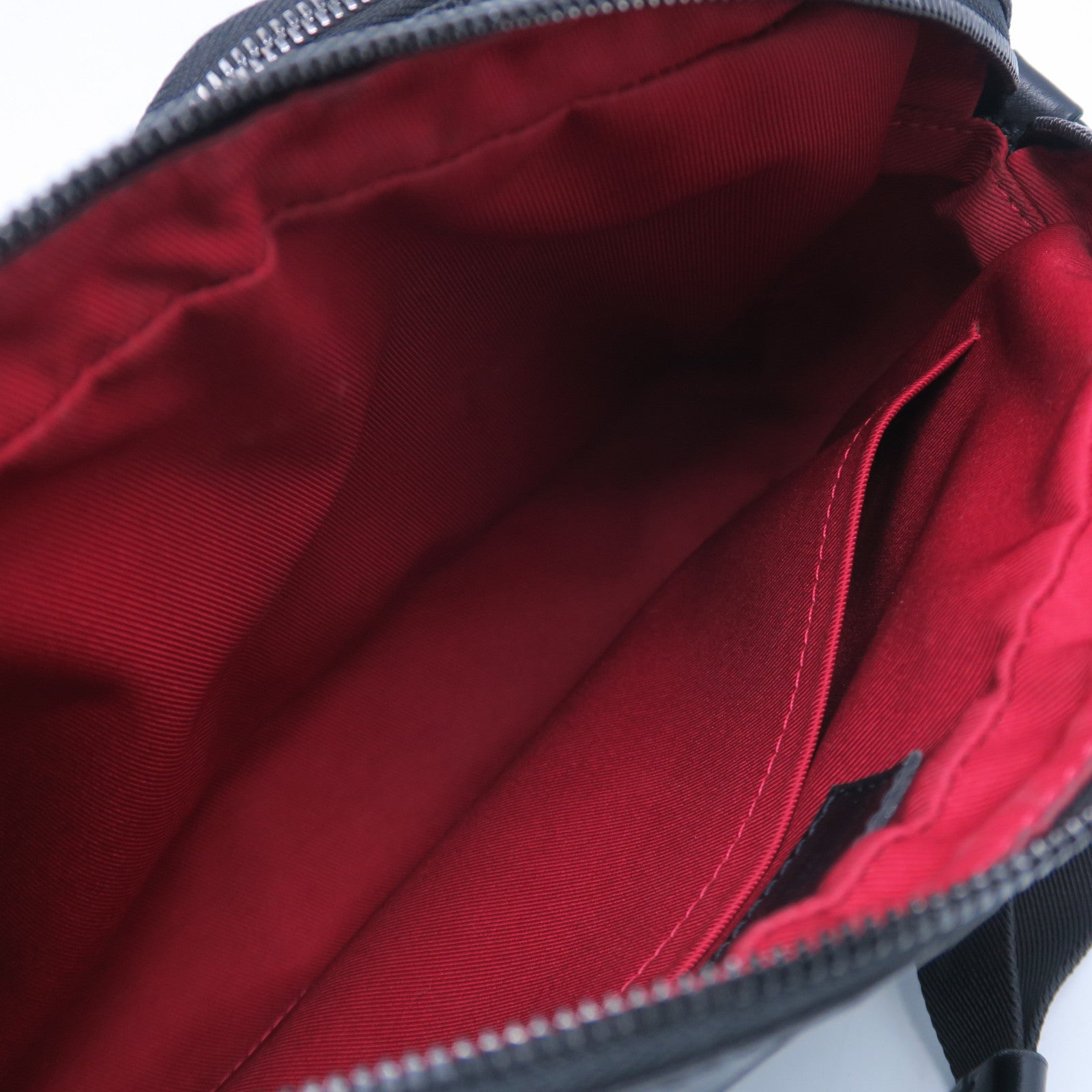 LOUIS VUITTON Damier Graphite Utility Shoulder Bag肩背袋黑色/灰色