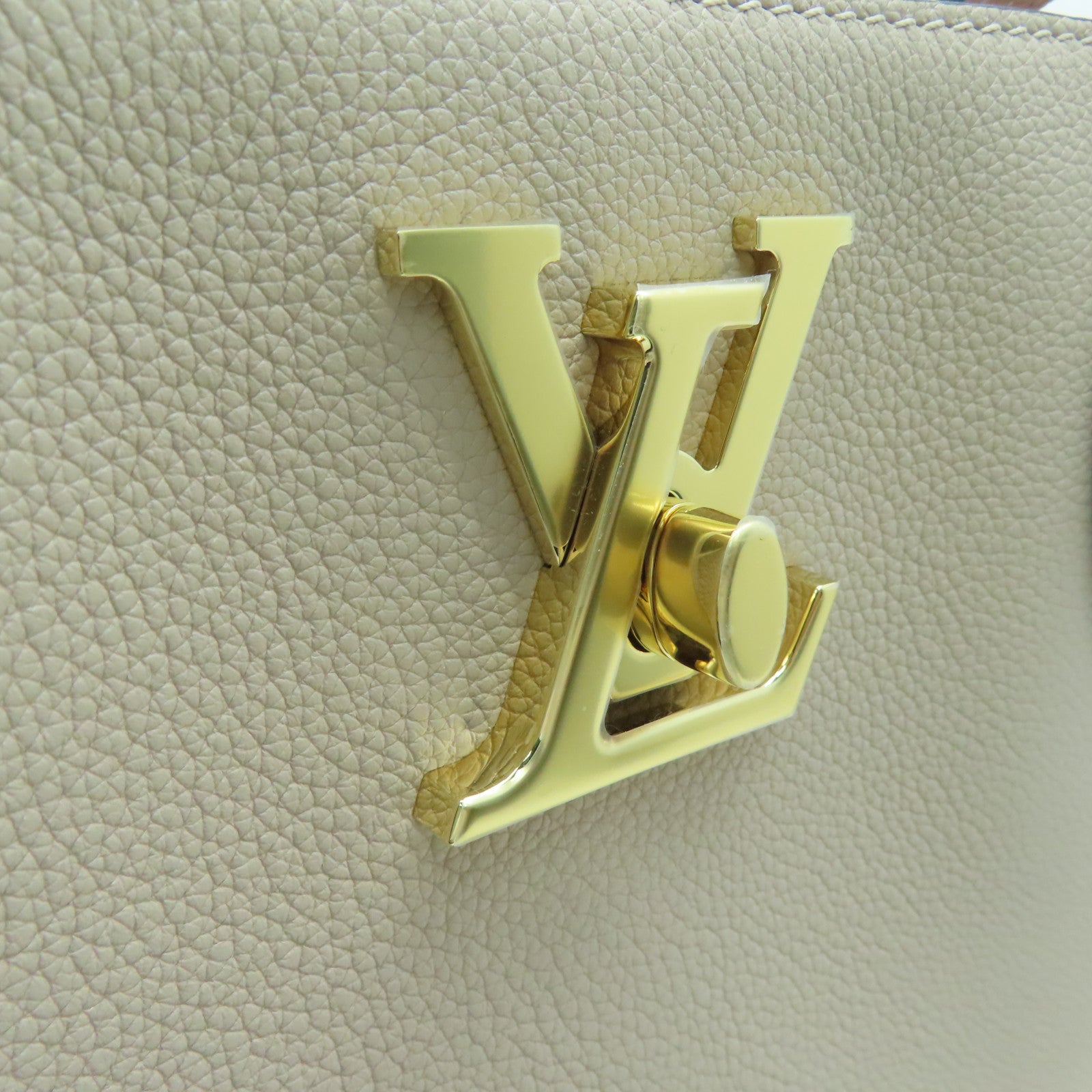 LOUIS VUITTON Cowhide Leather Lockme Shopper Gold Buckle Hand Bag Pink