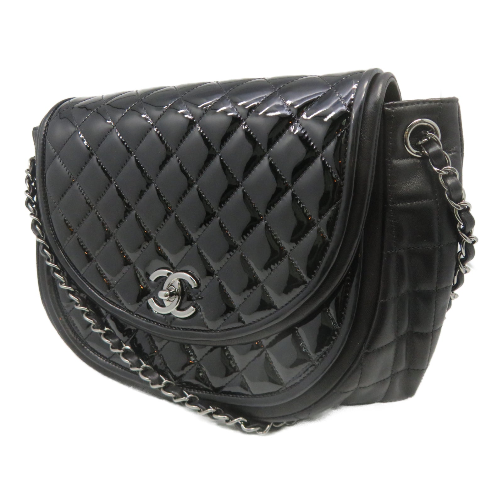 CHANEL 菱格牛皮皮革/漆皮皮革Chain Shoulder银扣链带肩背袋黑色