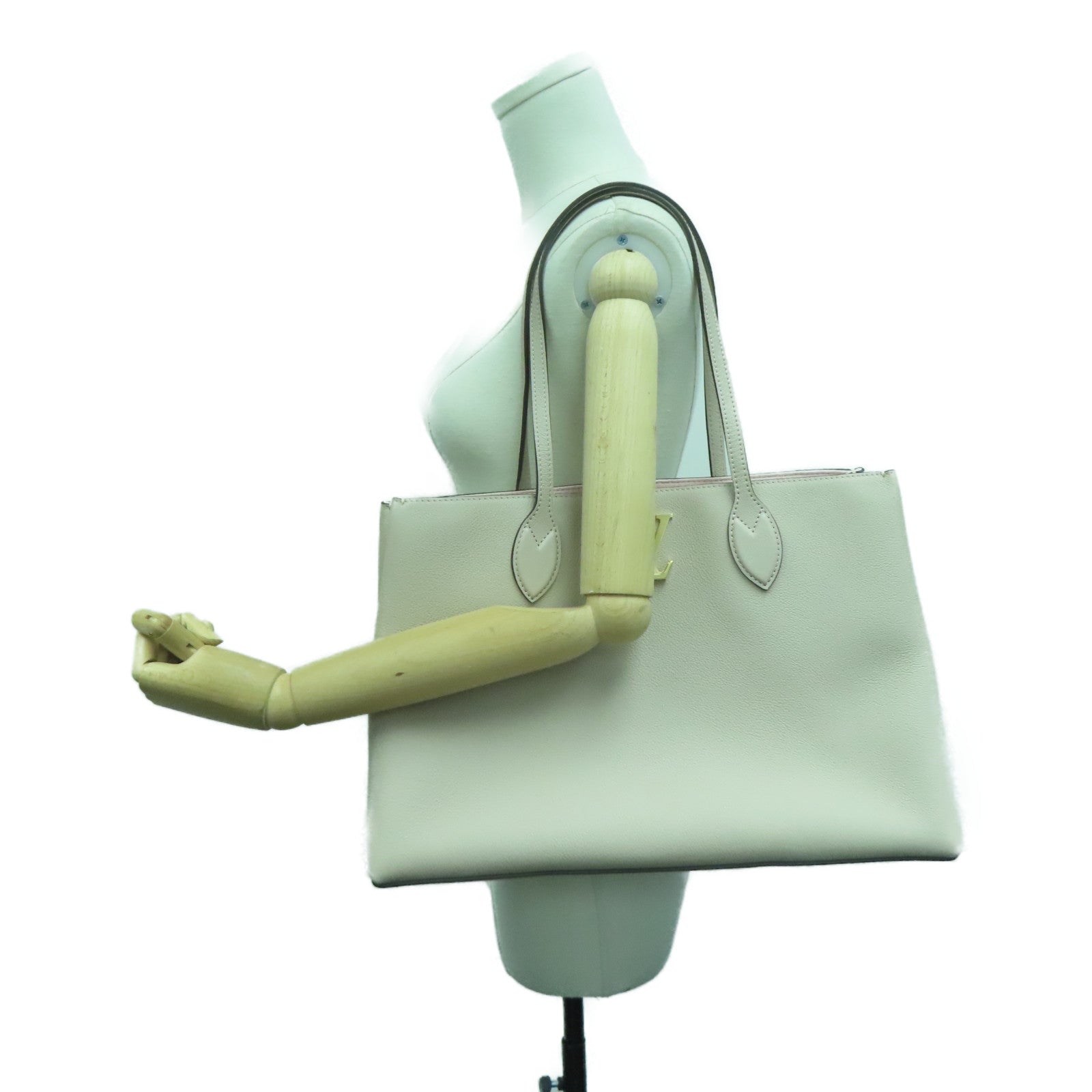 LOUIS VUITTON Cowhide Leather Lockme Shopper Gold Buckle Hand Bag Pink