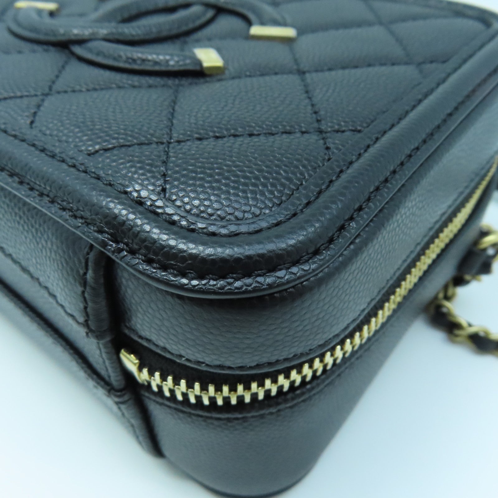 CHANEL 菱格Caviar皮革Vanity Case金扣手挽肩背两用袋黑色