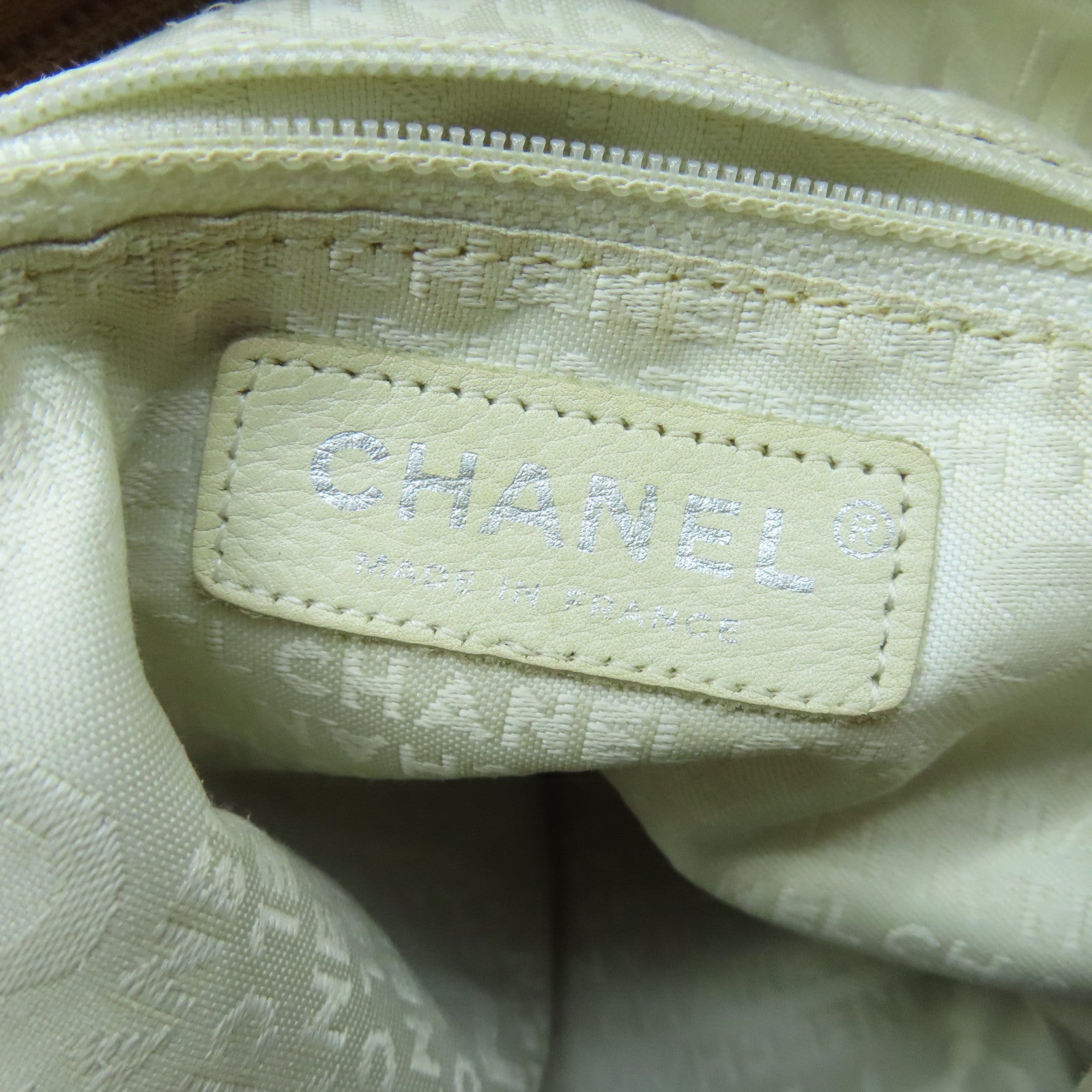 CHANEL 菱格羊皮皮革Ultimate Soft Lobo銀扣肩背袋棕色