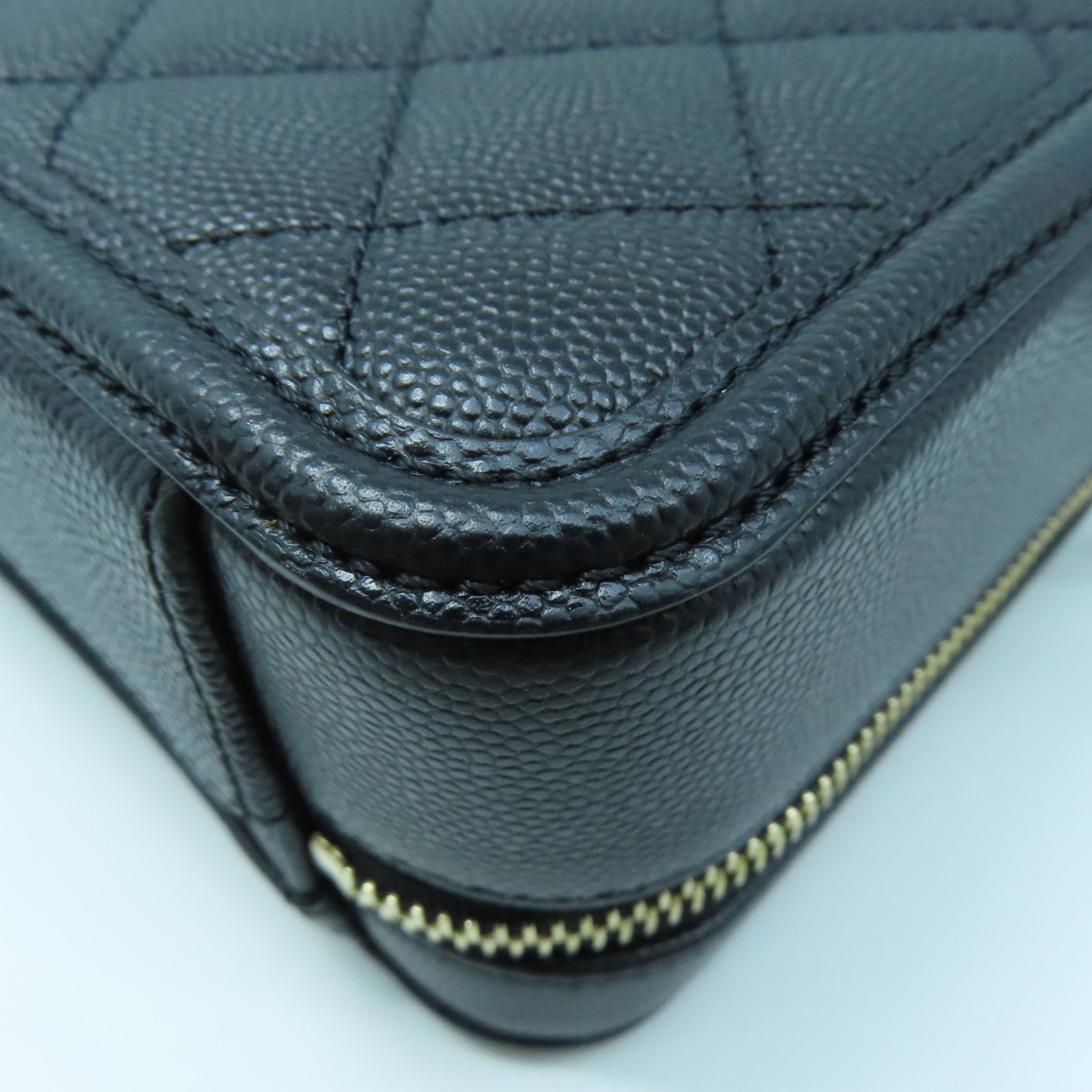 CHANEL 菱格Caviar皮革Vanity Case金扣手挽肩背两用袋黑色