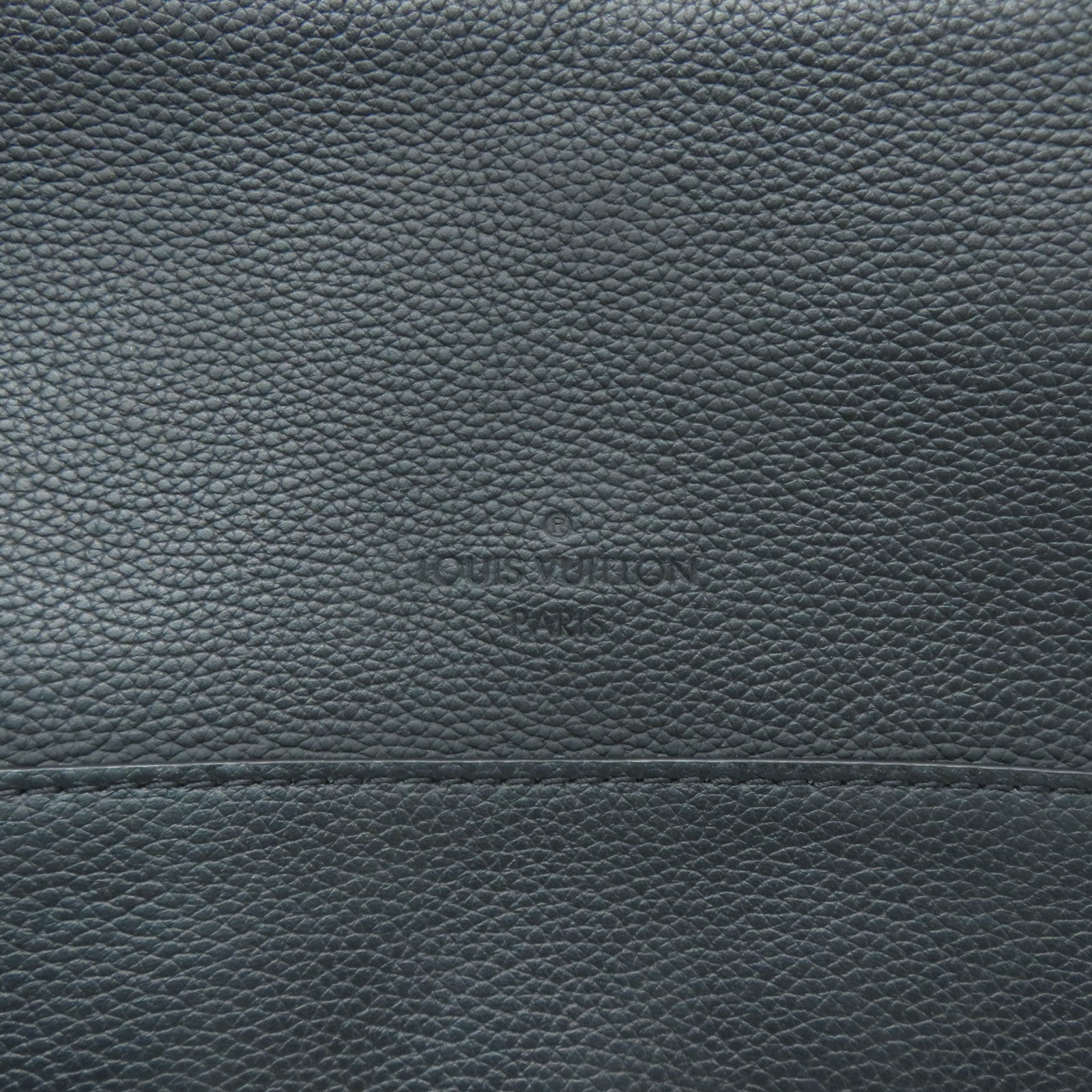 LOUIS VUITTON 牛皮皮革Aerogram Takeoff Messenger黑扣肩背袋黑色