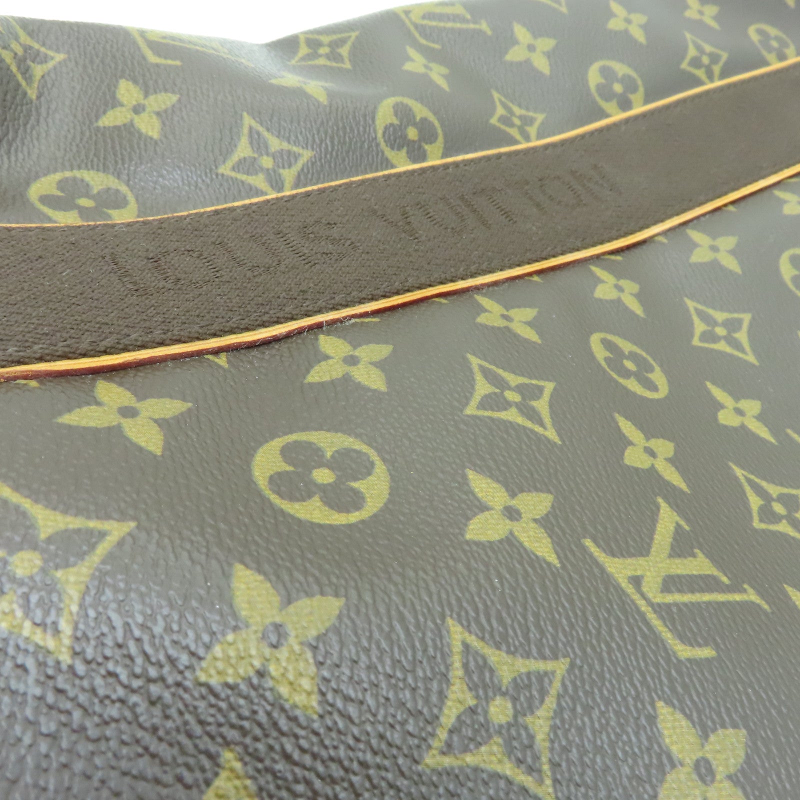 LOUIS VUITTON Monogram Beaubourg金扣肩背袋啡色